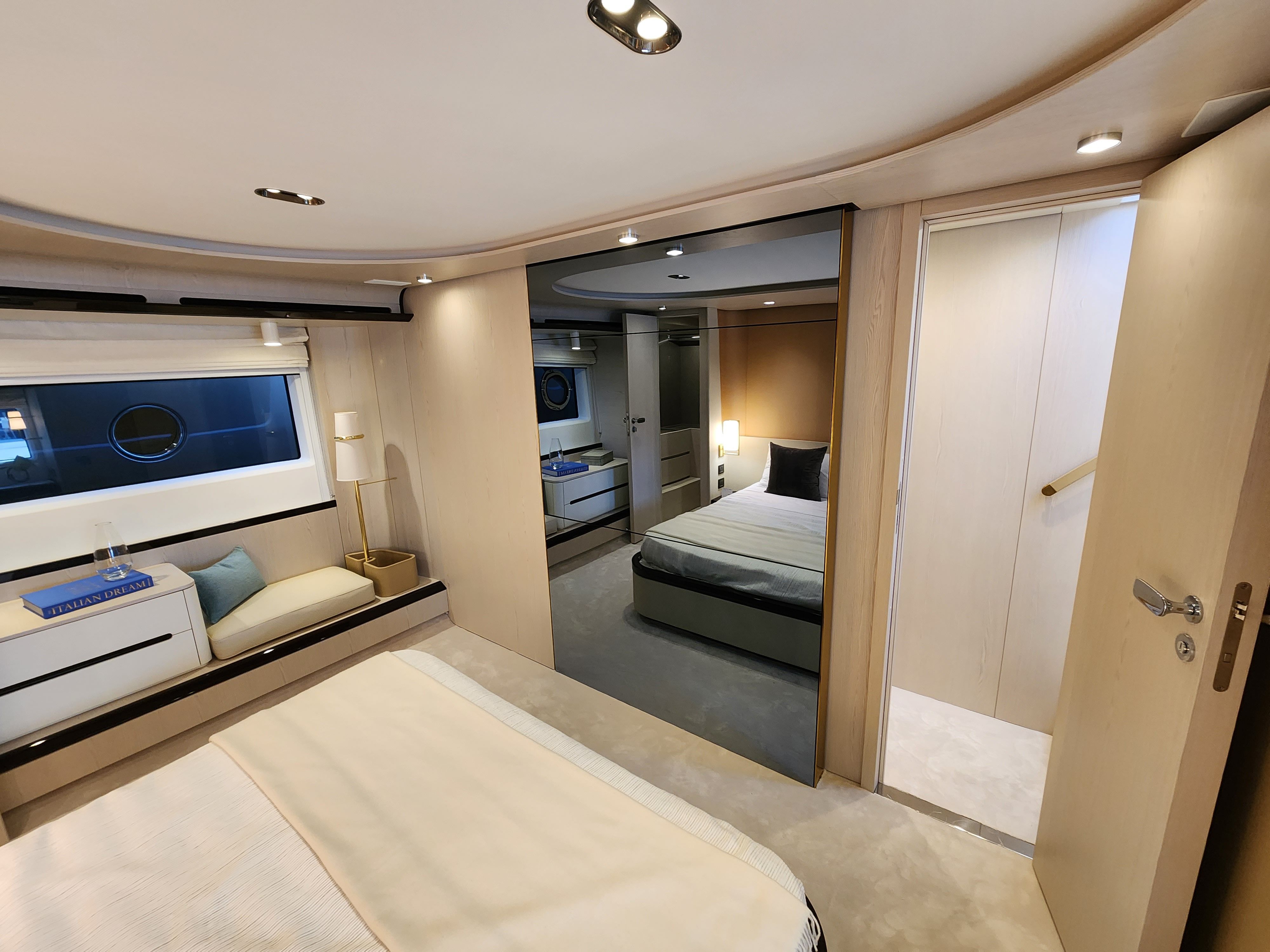 2023 Azimut 78 FLY Image Thumbnail #60