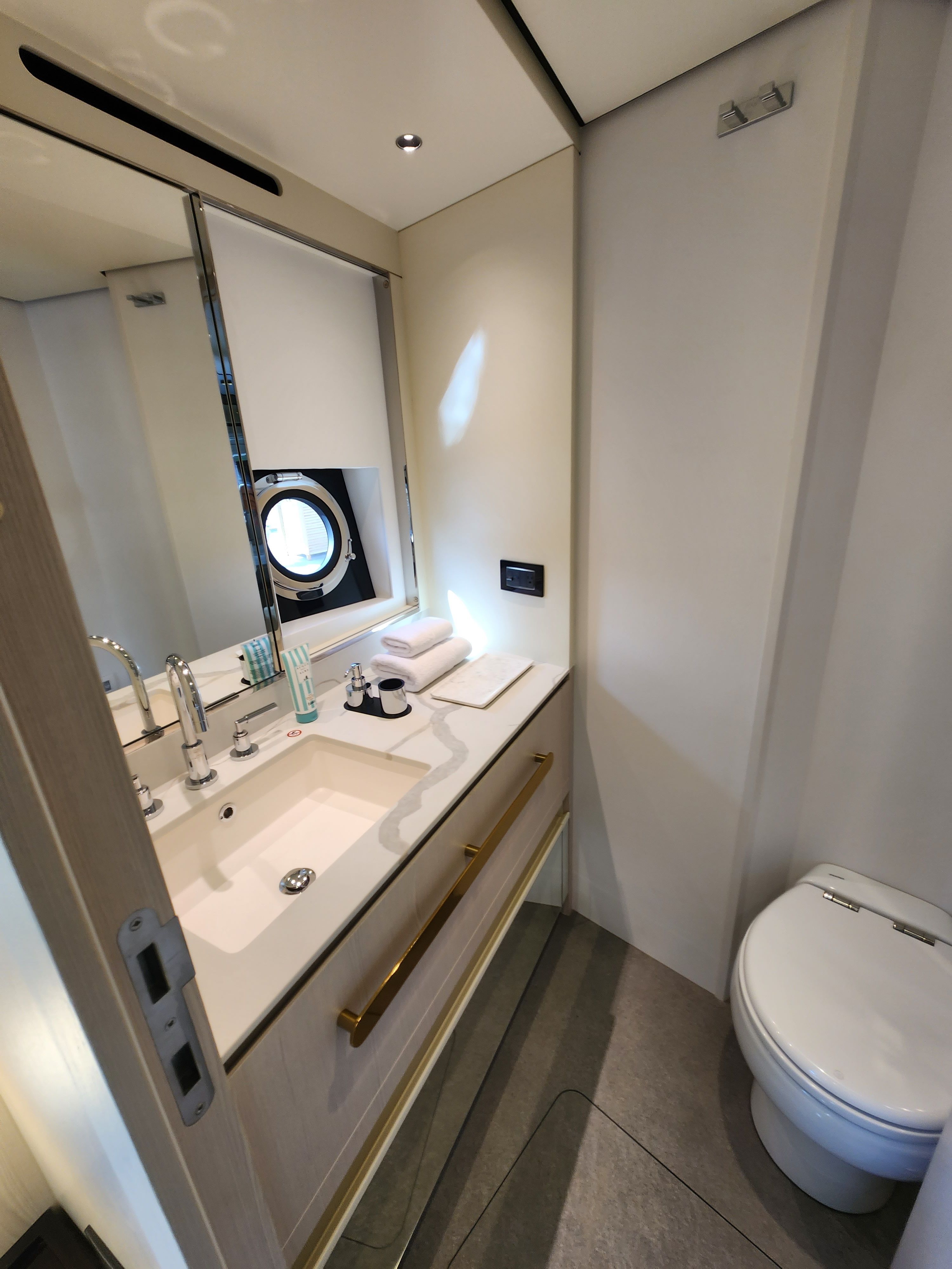 2023 Azimut 78 FLY Image Thumbnail #63