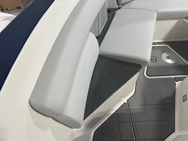 2022 Aviara AV32 Image Thumbnail #8