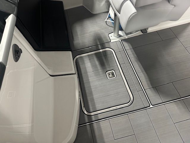 2022 Aviara AV32 Image Thumbnail #10