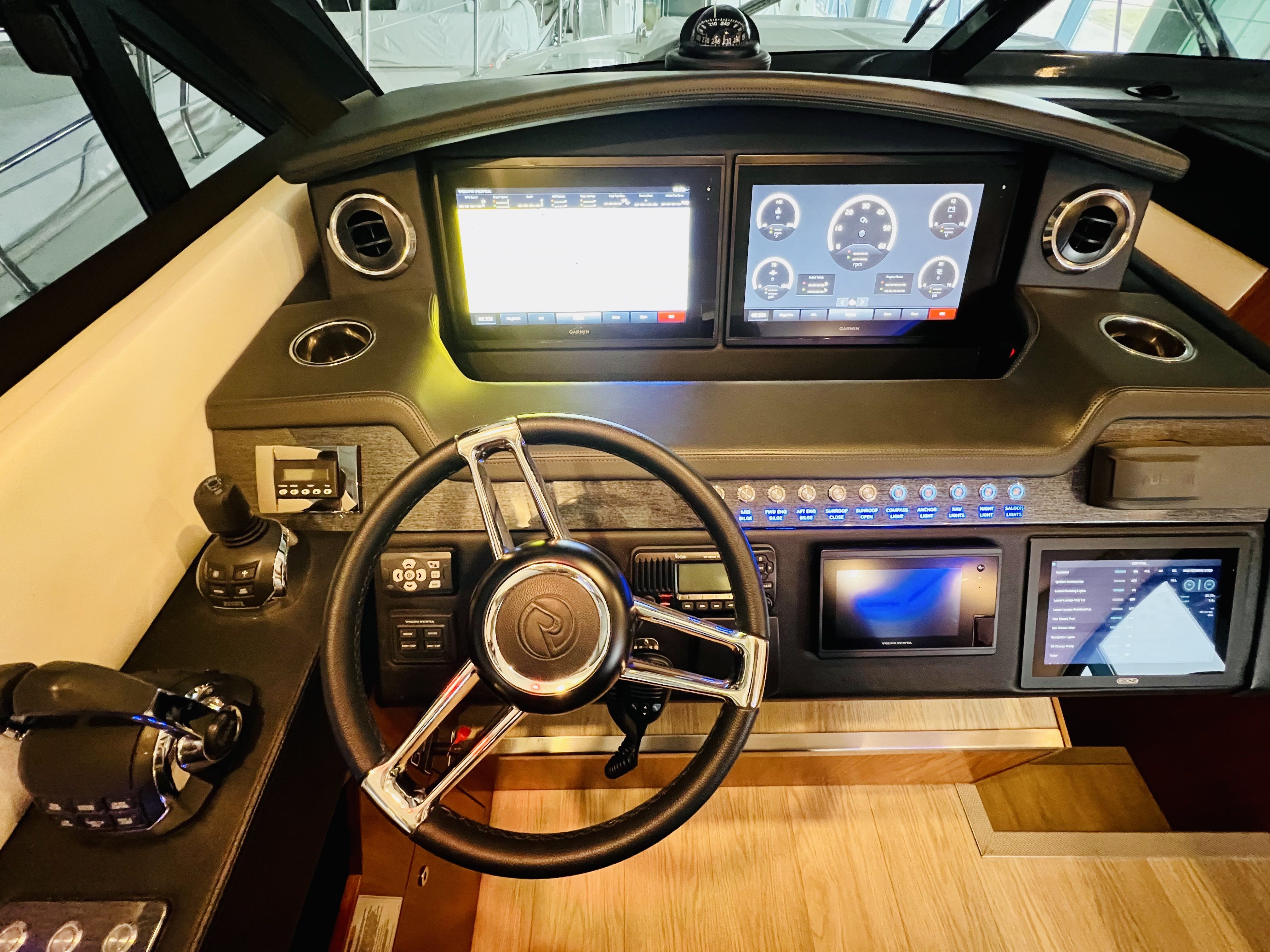 2018 Riviera
                                                             4800SY Image Thumbnail #21