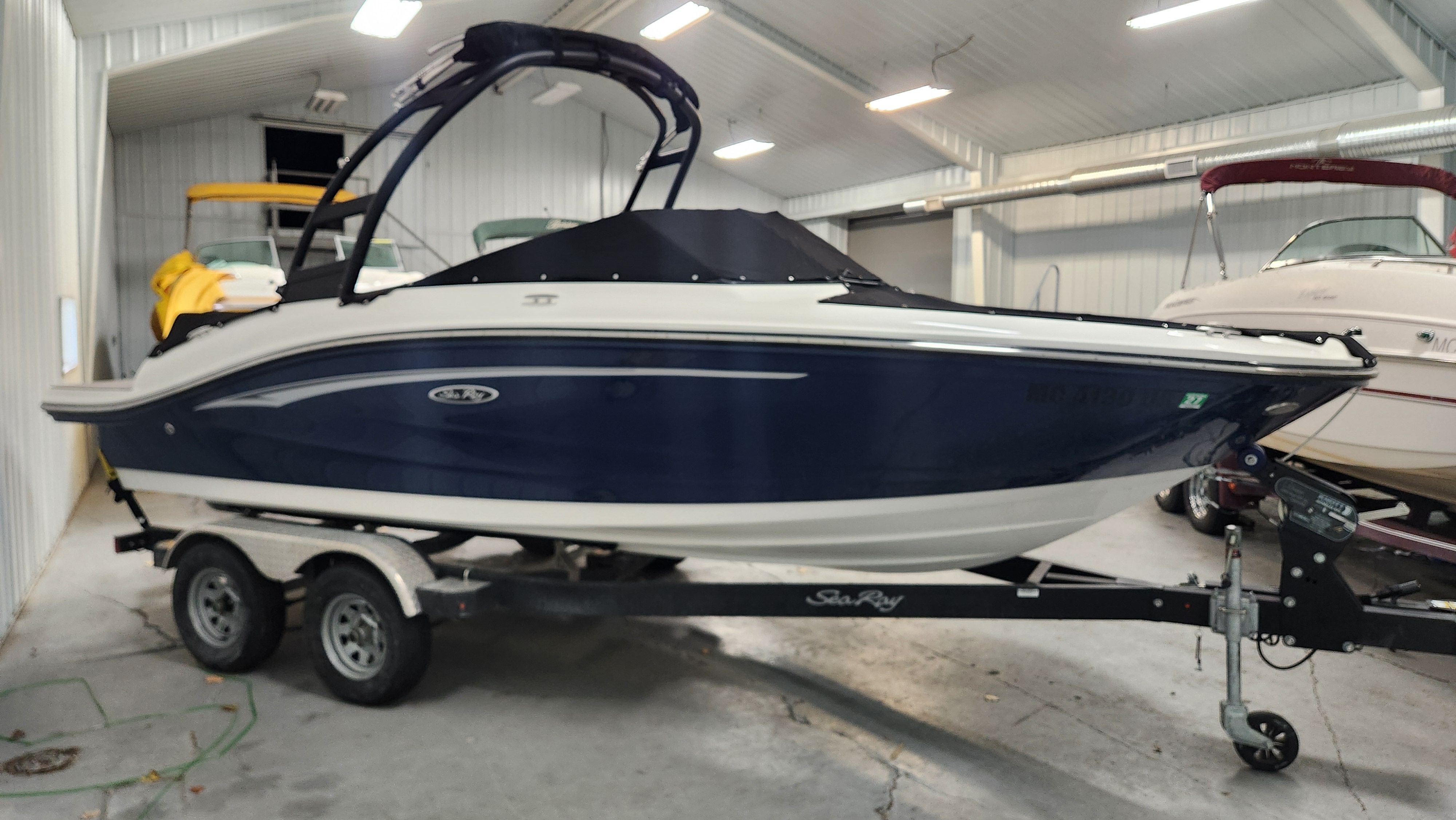 2022 Sea Ray
                                                             190SPX Image Thumbnail #3