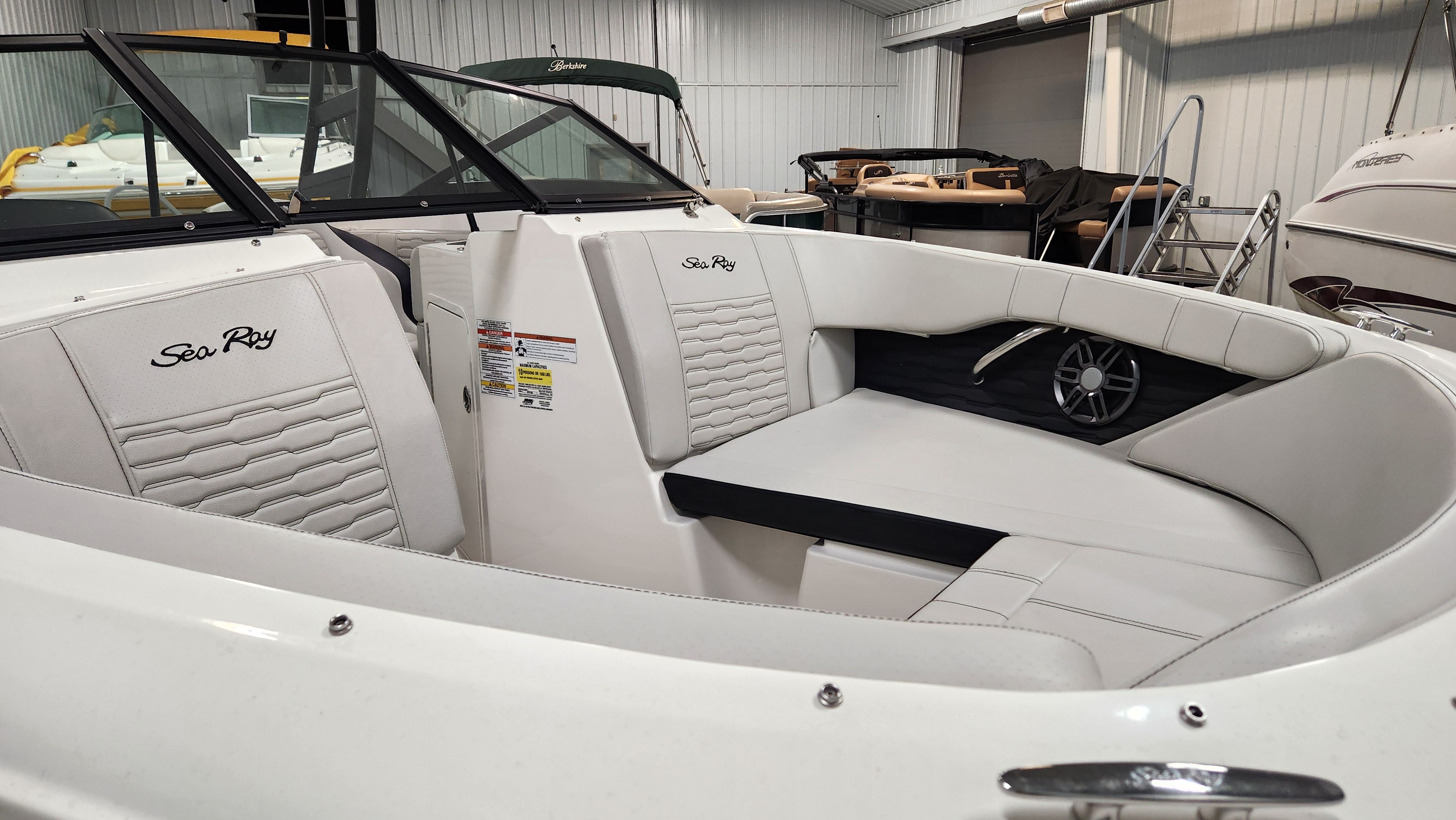 2022 Sea Ray
                                                             190SPX Image Thumbnail #17