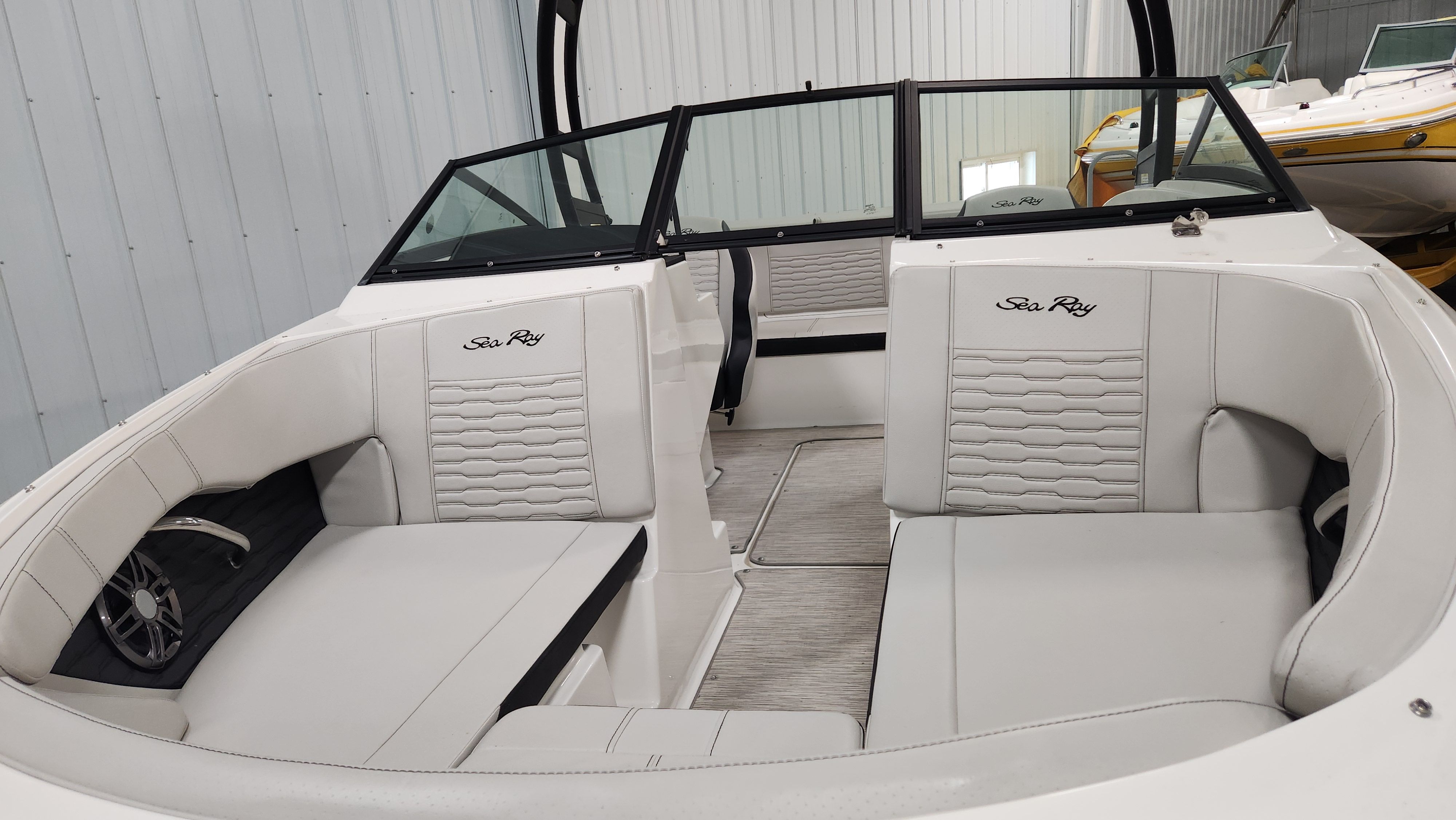 2022 Sea Ray
                                                             190SPX Image Thumbnail #18