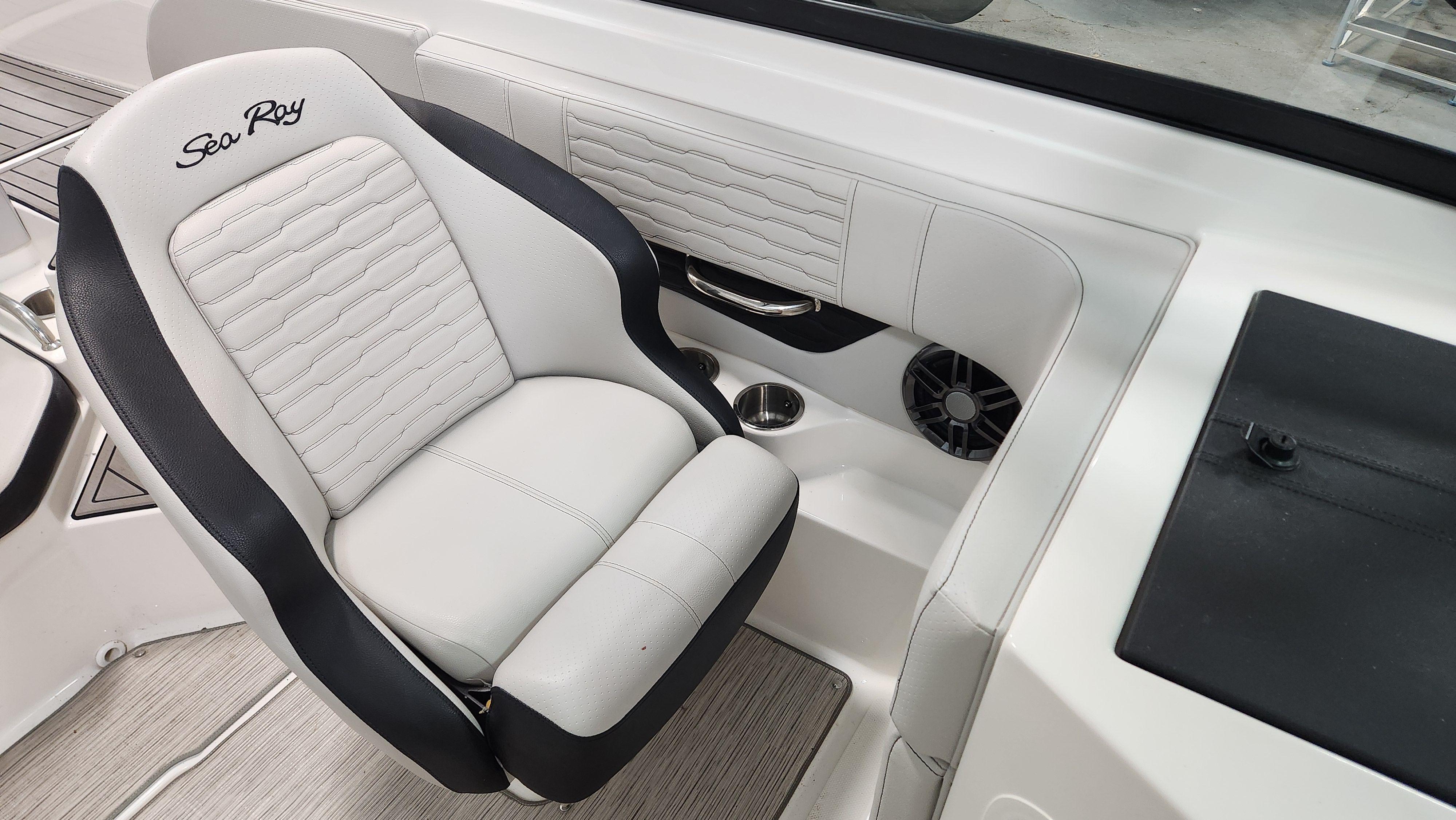 2022 Sea Ray
                                                             190SPX Image Thumbnail #32