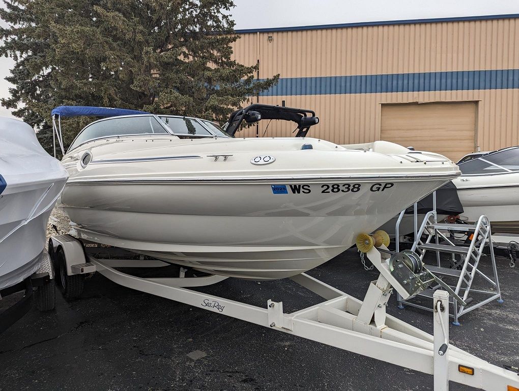 2005 Sea Ray
                                                             240 SUNDECK Image Thumbnail #1