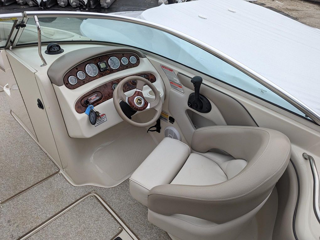 2005 Sea Ray
                                                             240 SUNDECK Image Thumbnail #3