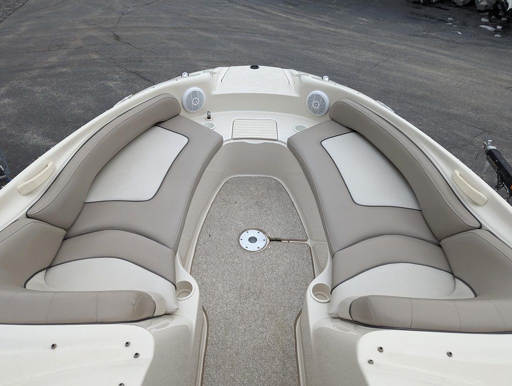 2005 Sea Ray
                                                             240 SUNDECK Image Thumbnail #8