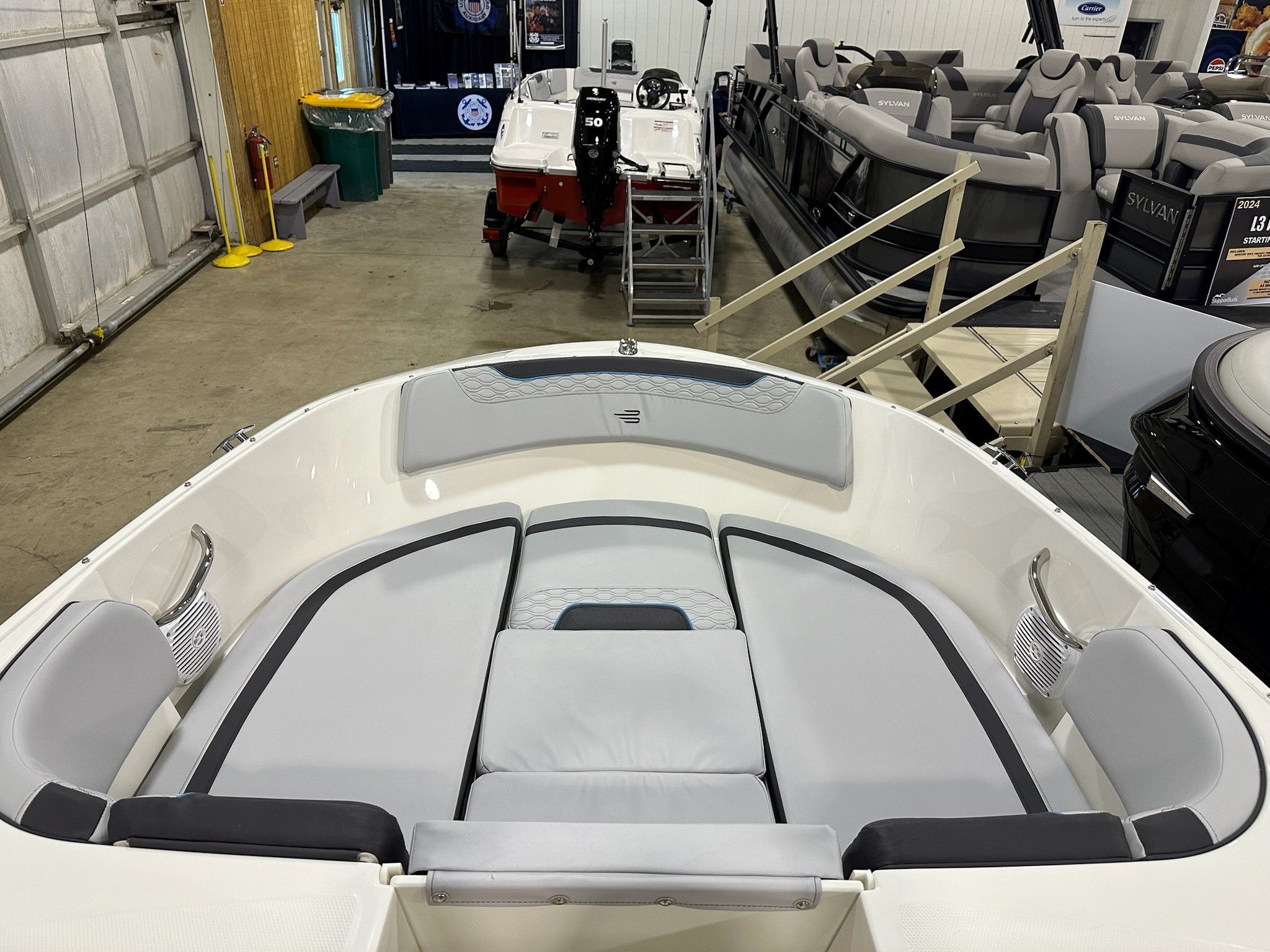 2024 Bayliner
                                                             M19 Image Thumbnail #6