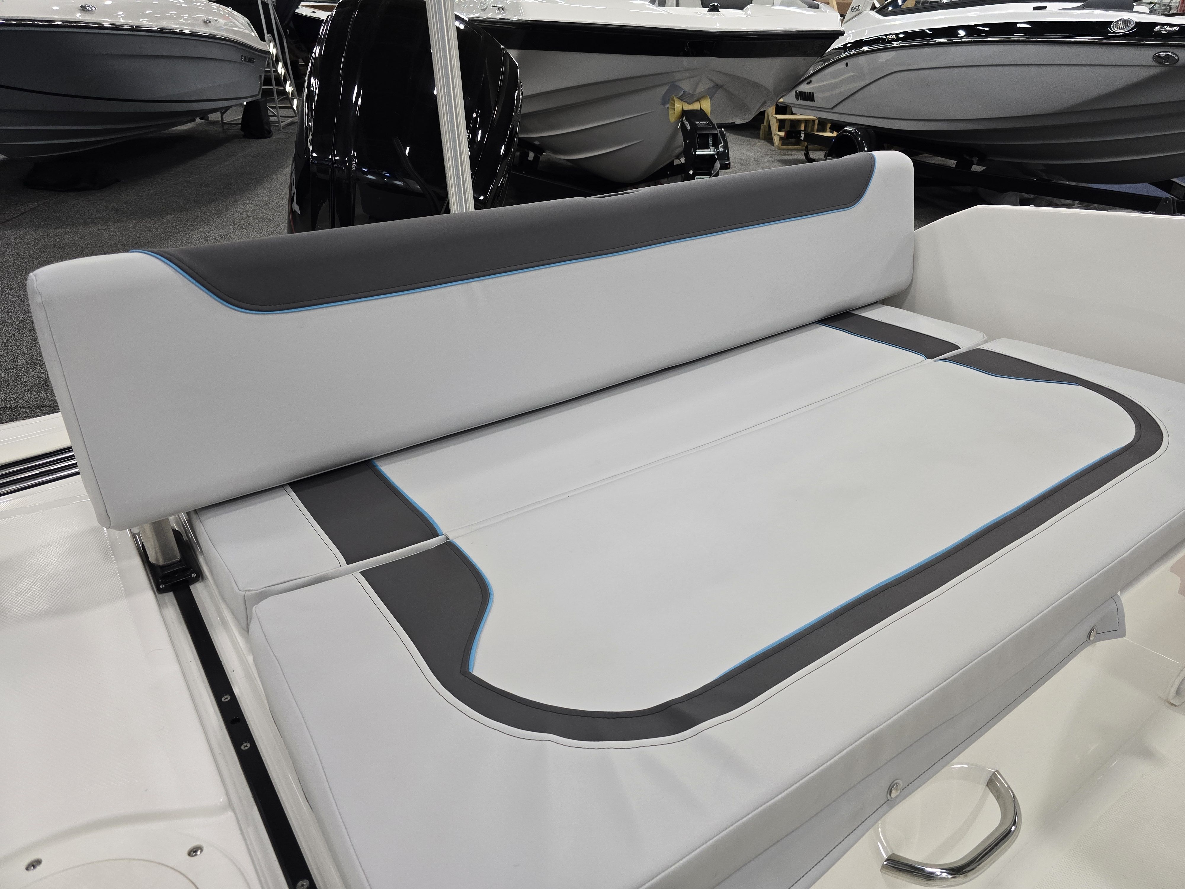 2024 Bayliner
                                                             M19 Image Thumbnail #18