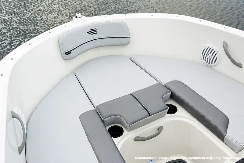 2025 Bayliner VR4 Image Thumbnail #9