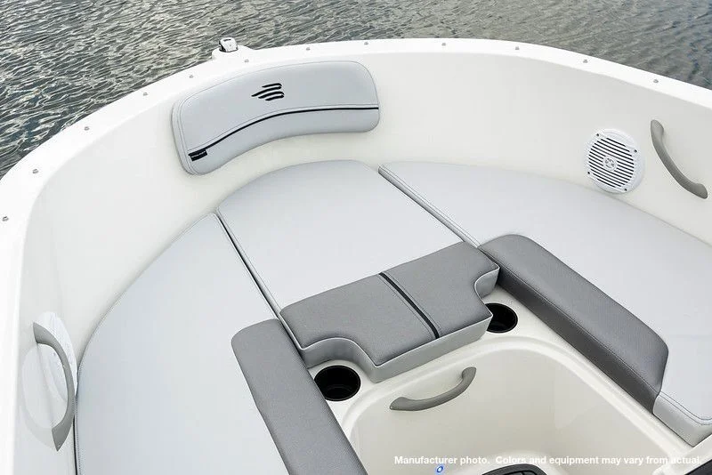 2025 Bayliner VR4 Image Thumbnail #9