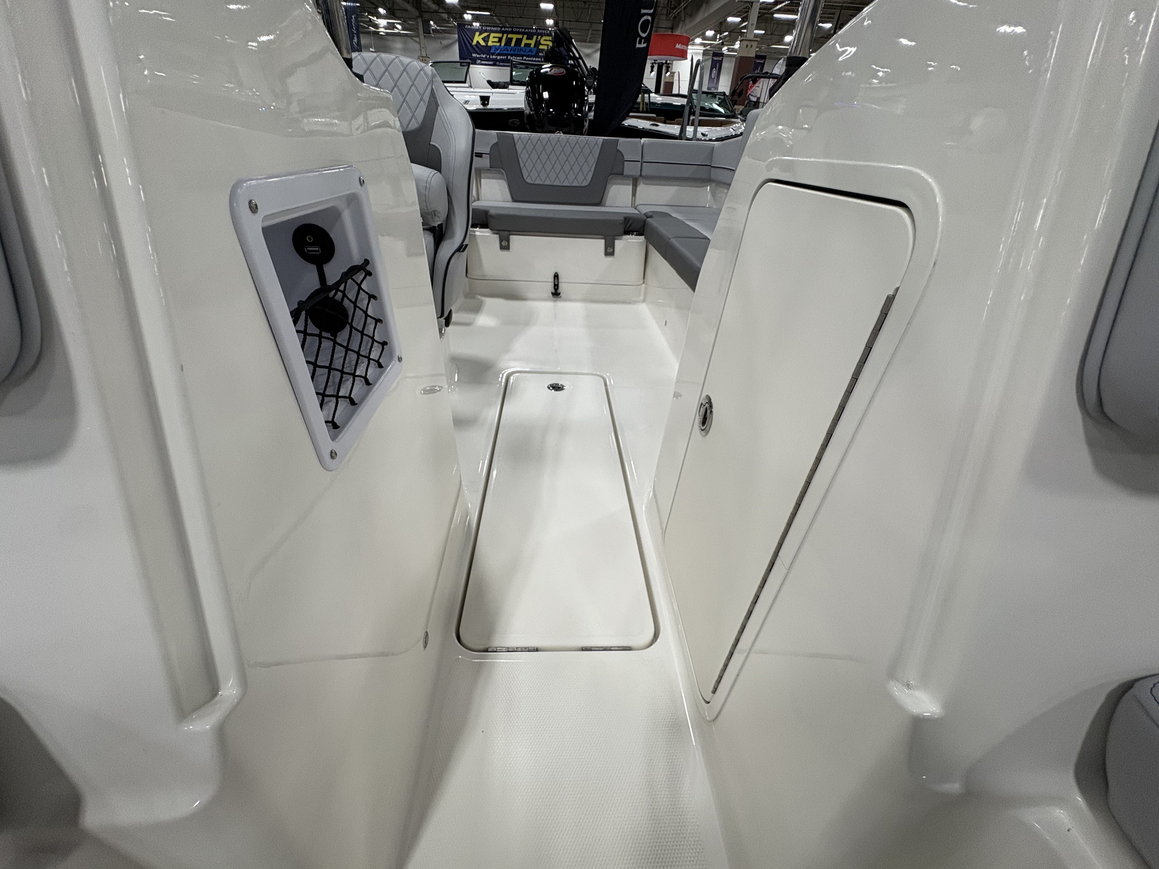 2025 Bayliner
                                                             VR4OB Image Thumbnail #14
