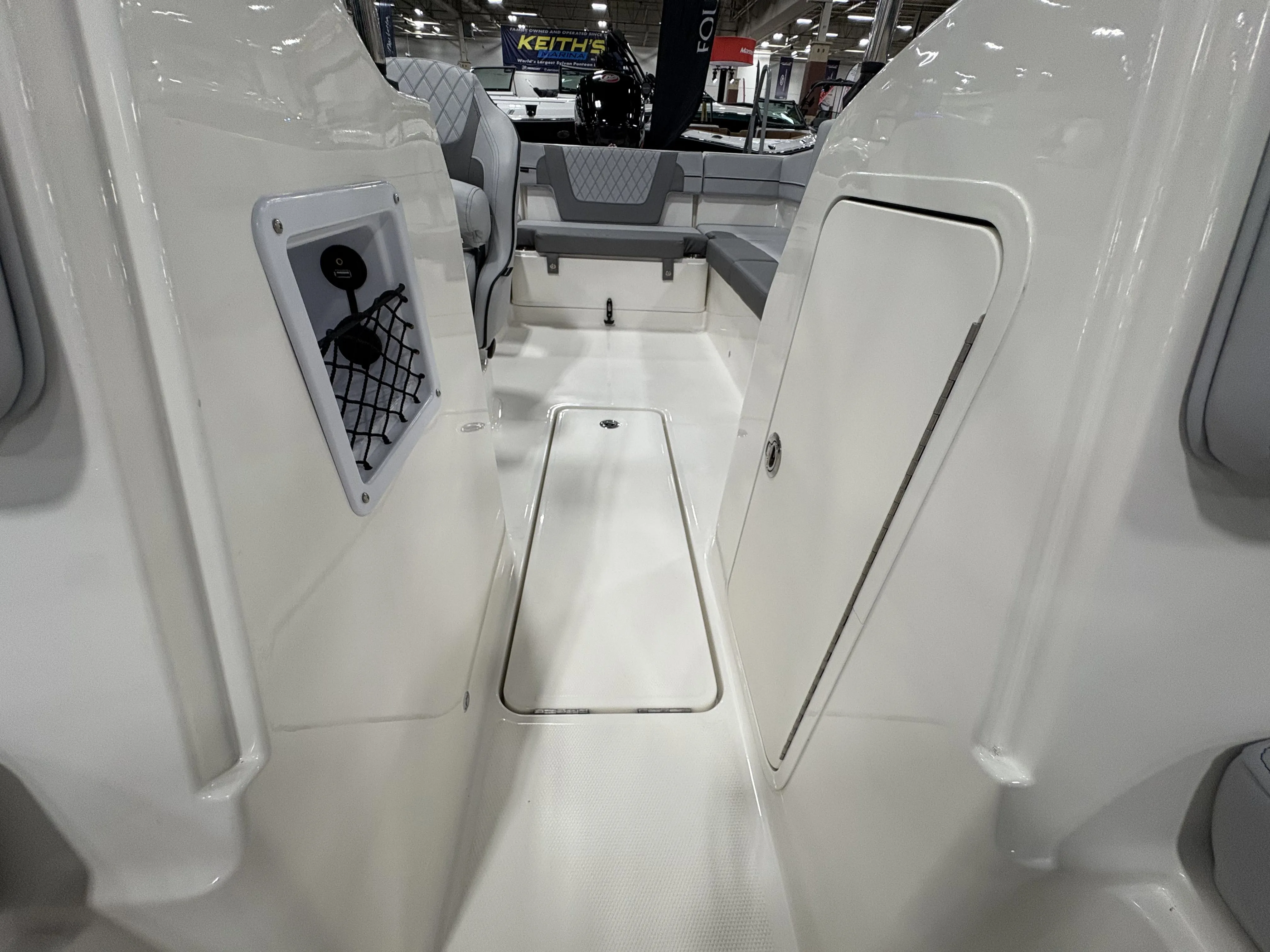 2025 Bayliner VR4OB Image Thumbnail #14