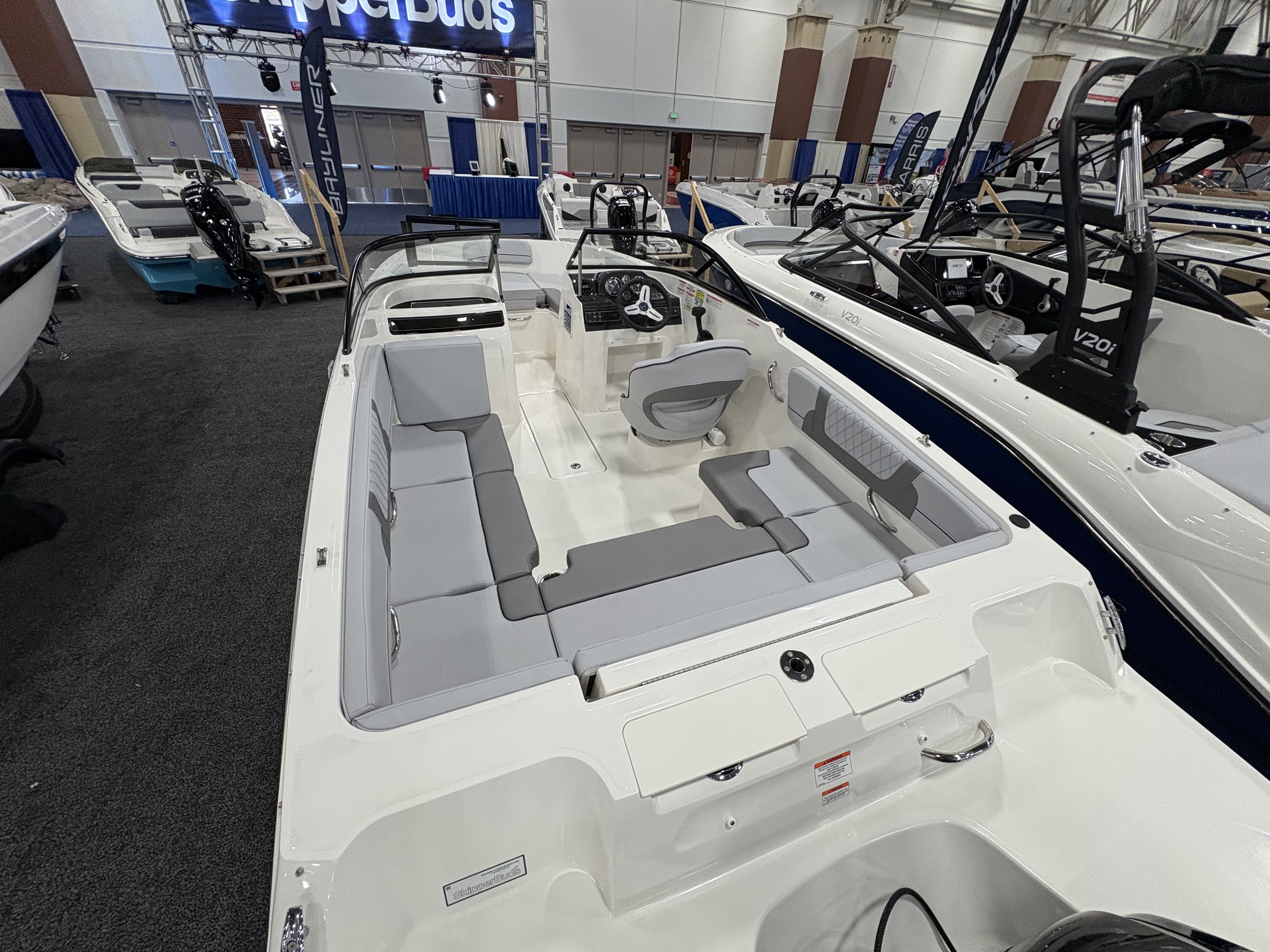 2025 Bayliner VR4OB Image Thumbnail #17