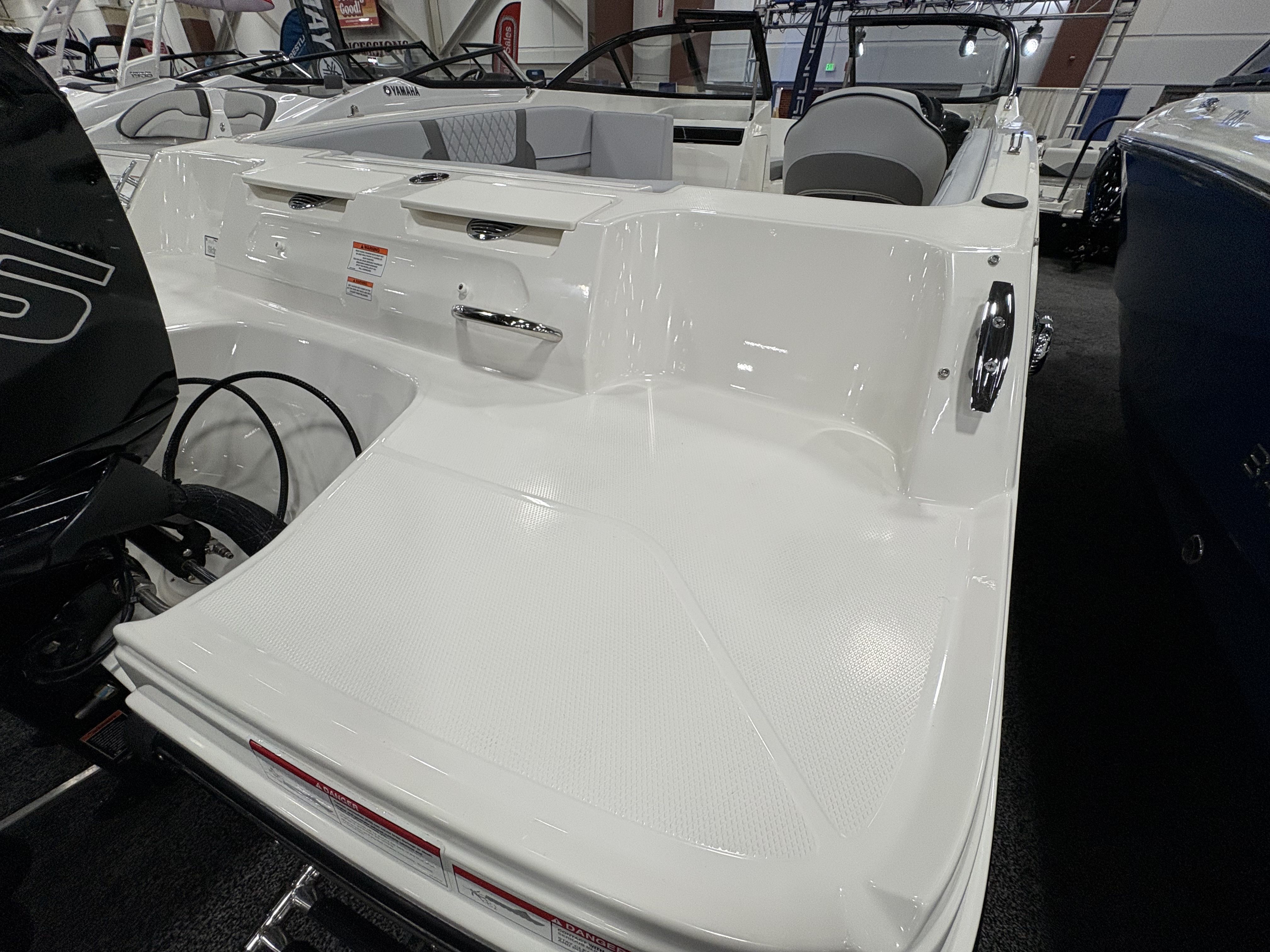 2025 Bayliner
                                                             VR4OB Image Thumbnail #19