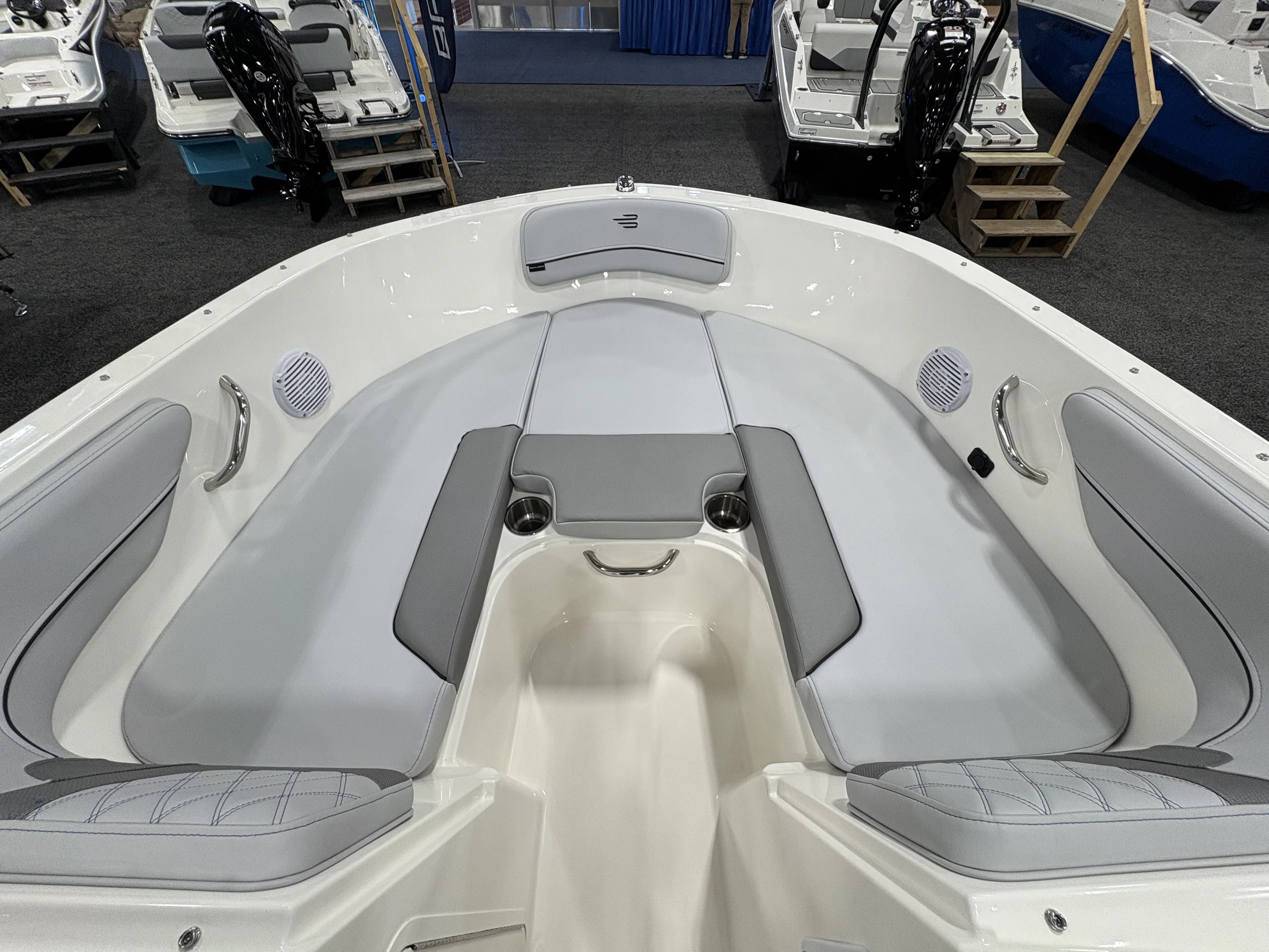 2025 Bayliner VR4OB Image Thumbnail #5