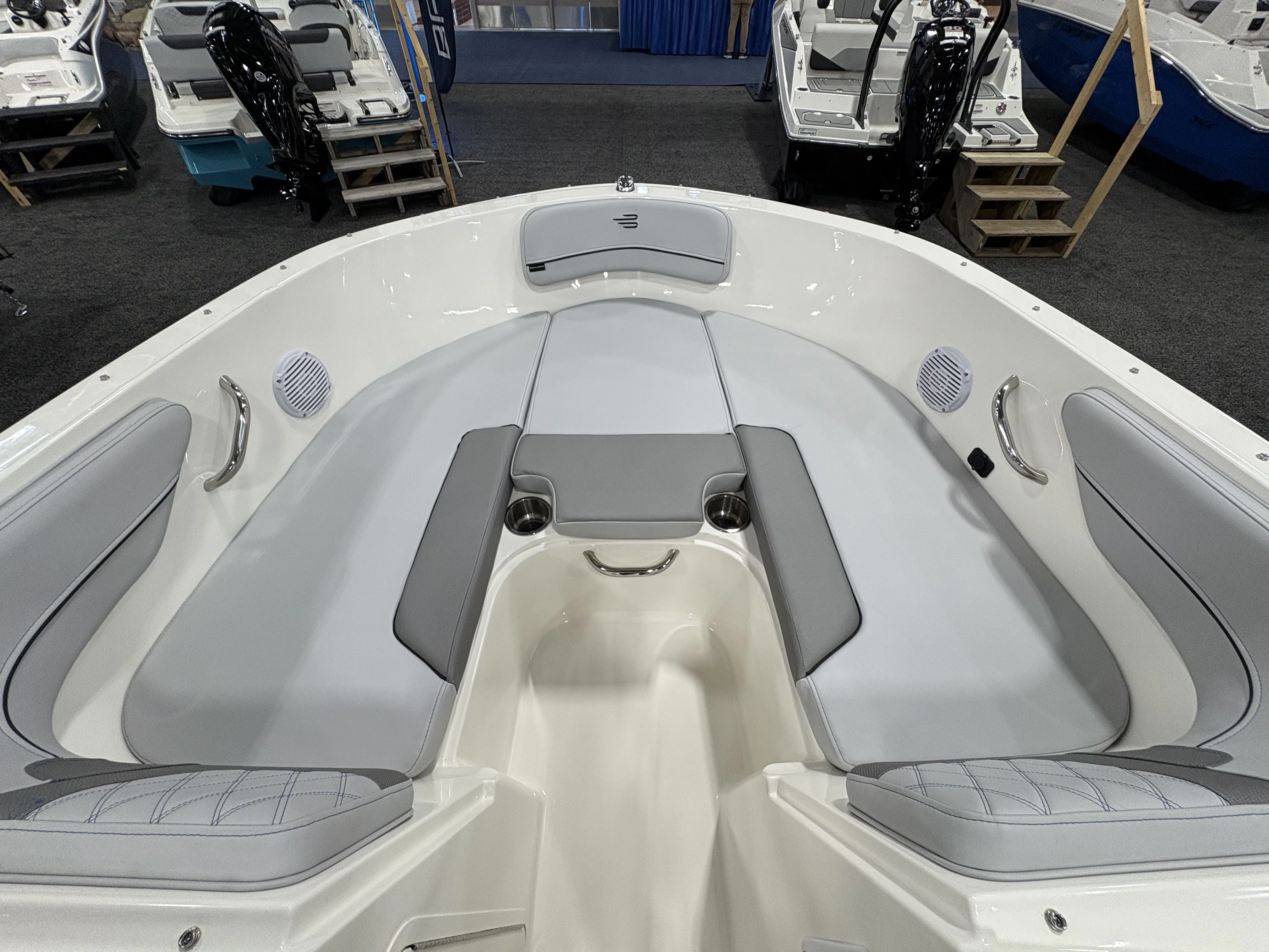 2025 Bayliner VR4OB Image Thumbnail #5