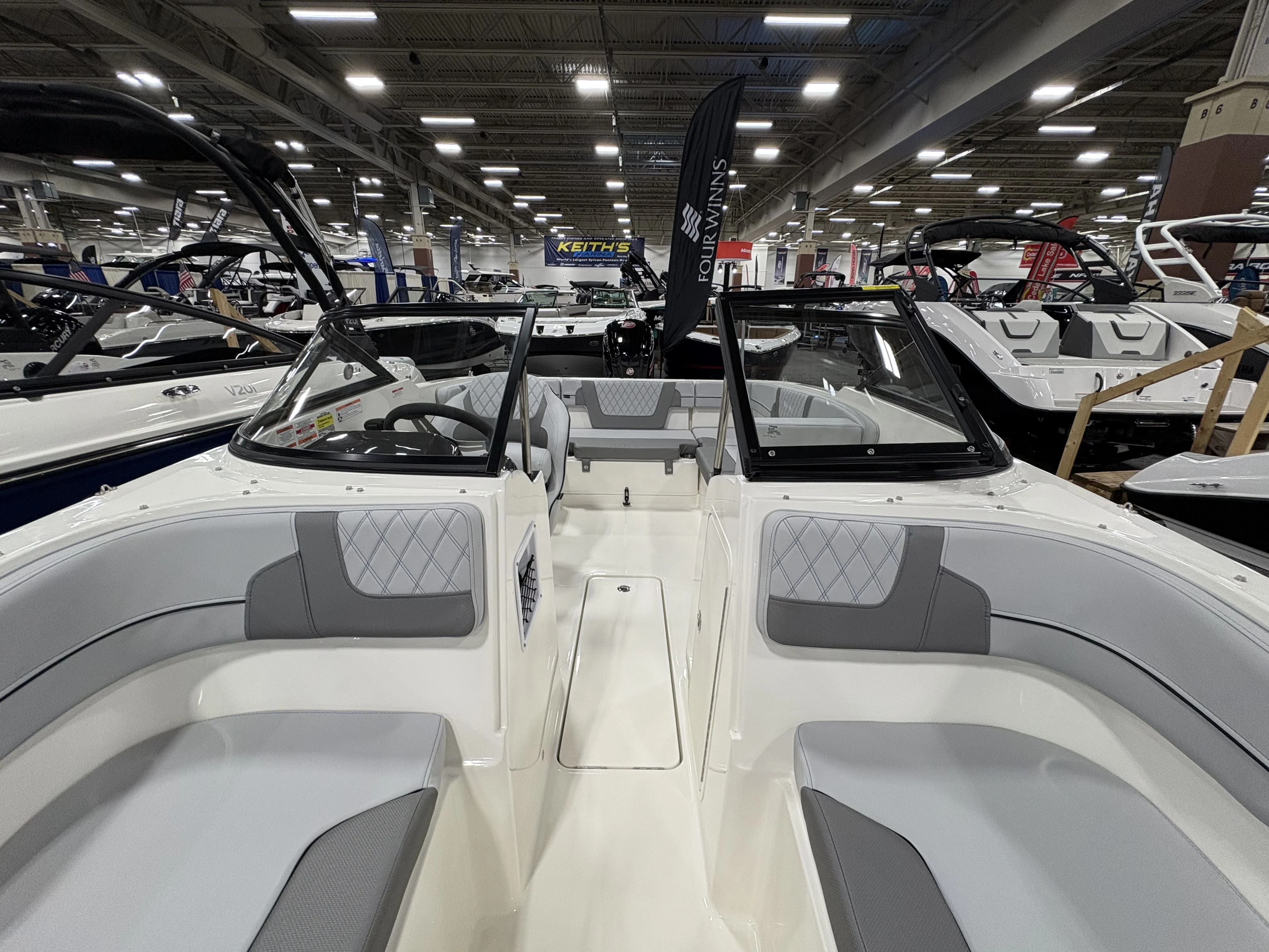 2025 Bayliner VR4OB Image Thumbnail #6