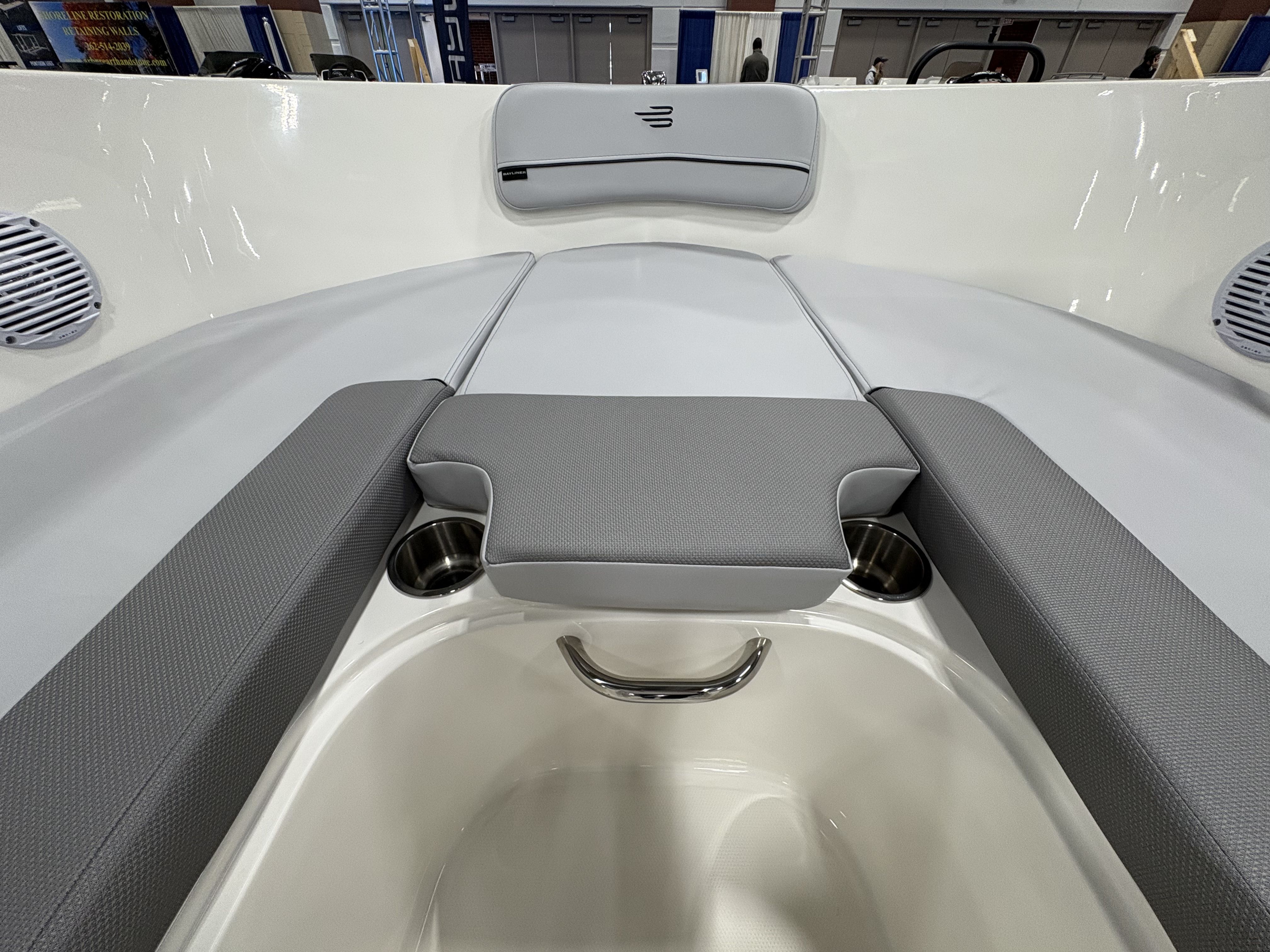 2025 Bayliner VR4OB Image Thumbnail #7