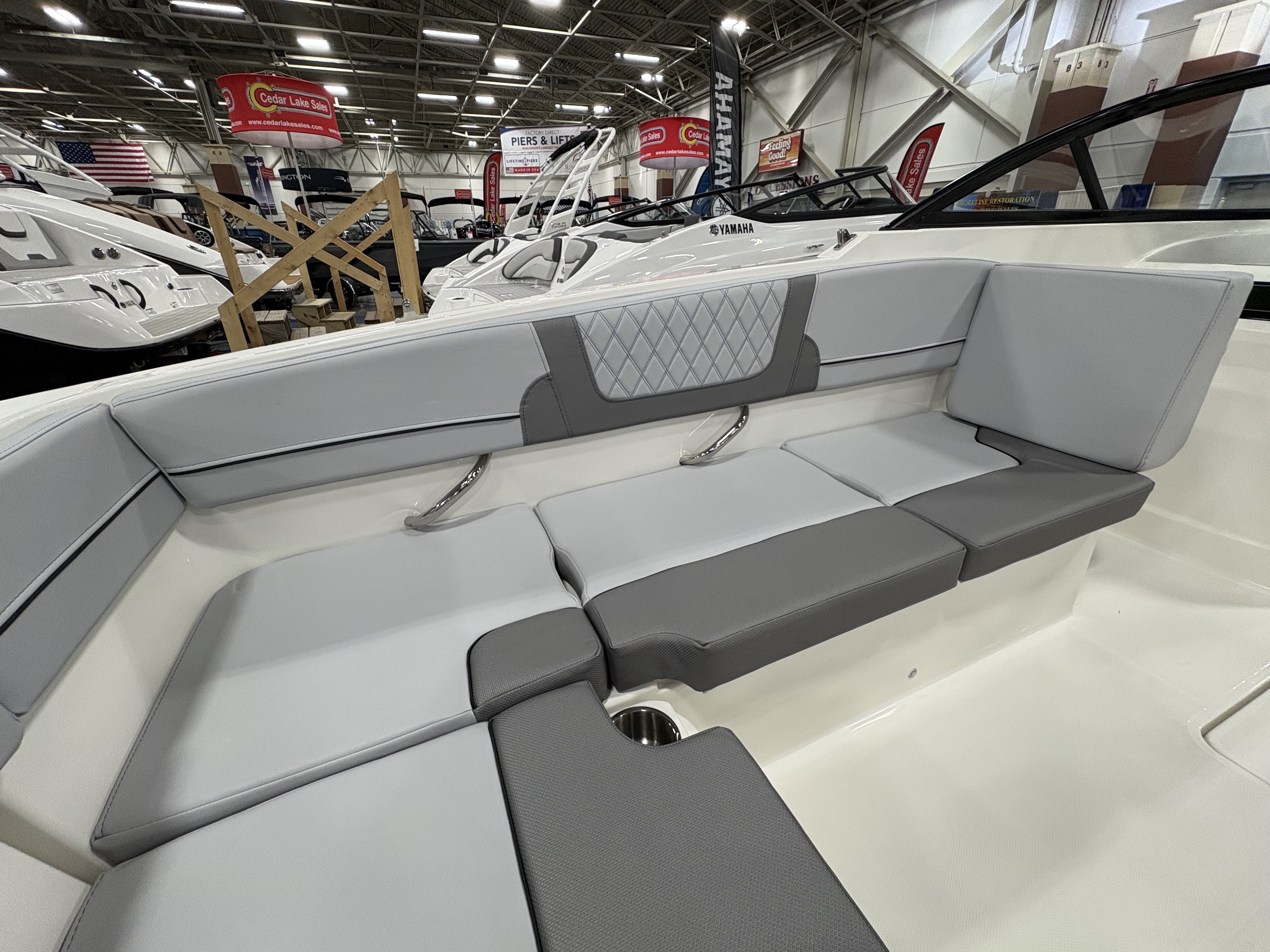 2025 Bayliner VR4OB Image Thumbnail #9