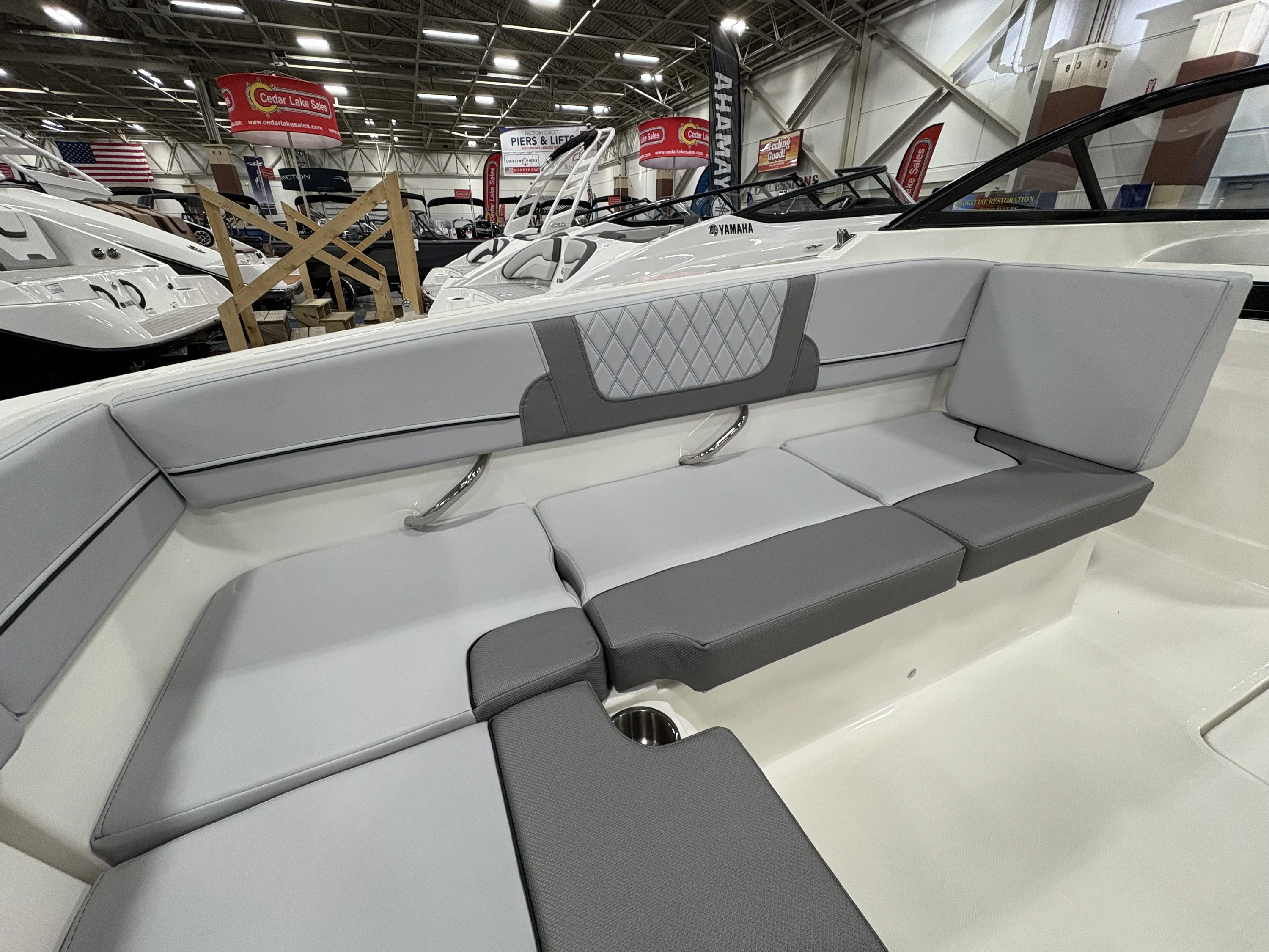 2025 Bayliner VR4OB Image Thumbnail #9