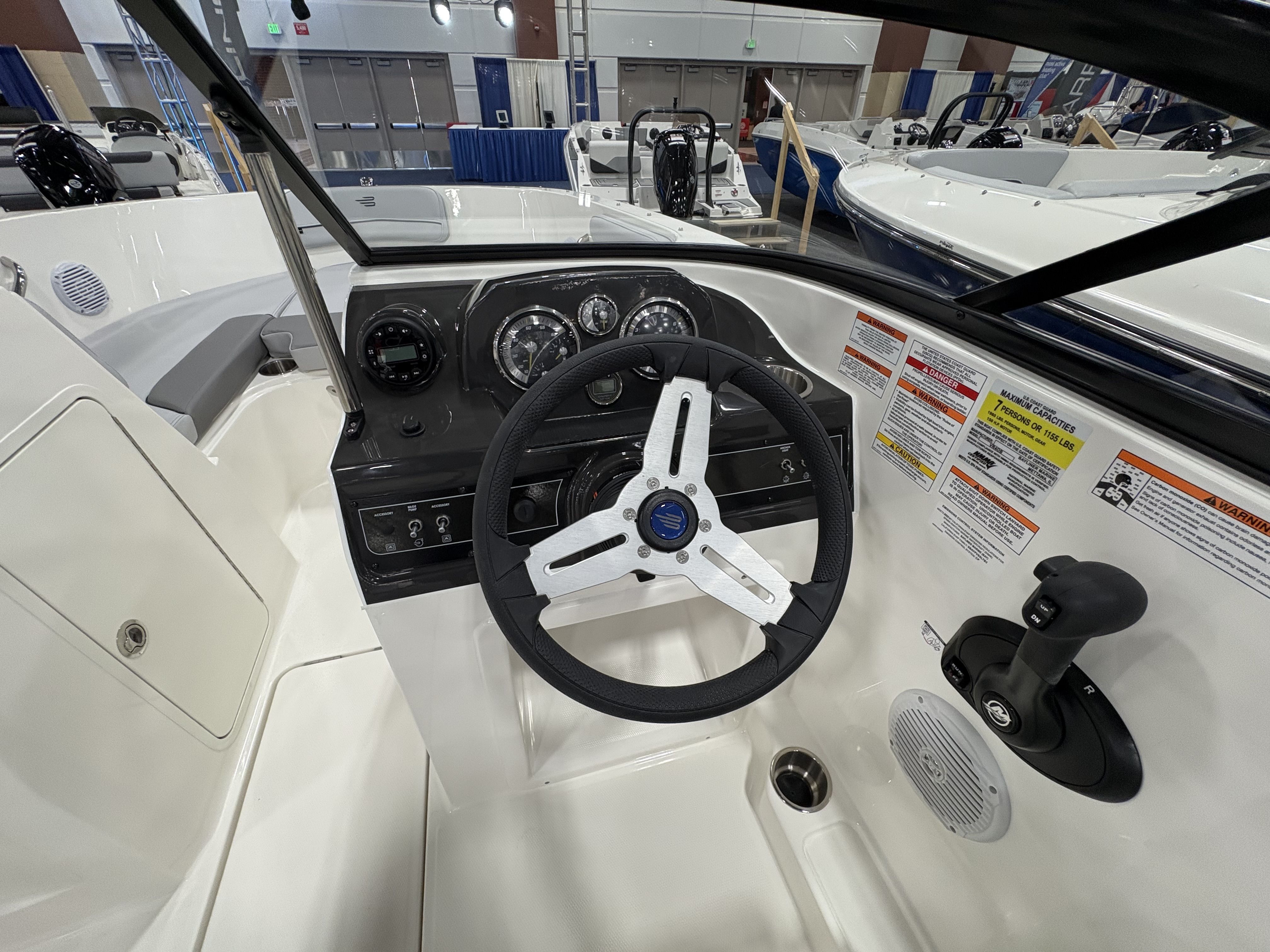 2025 Bayliner VR4OB Image Thumbnail #10