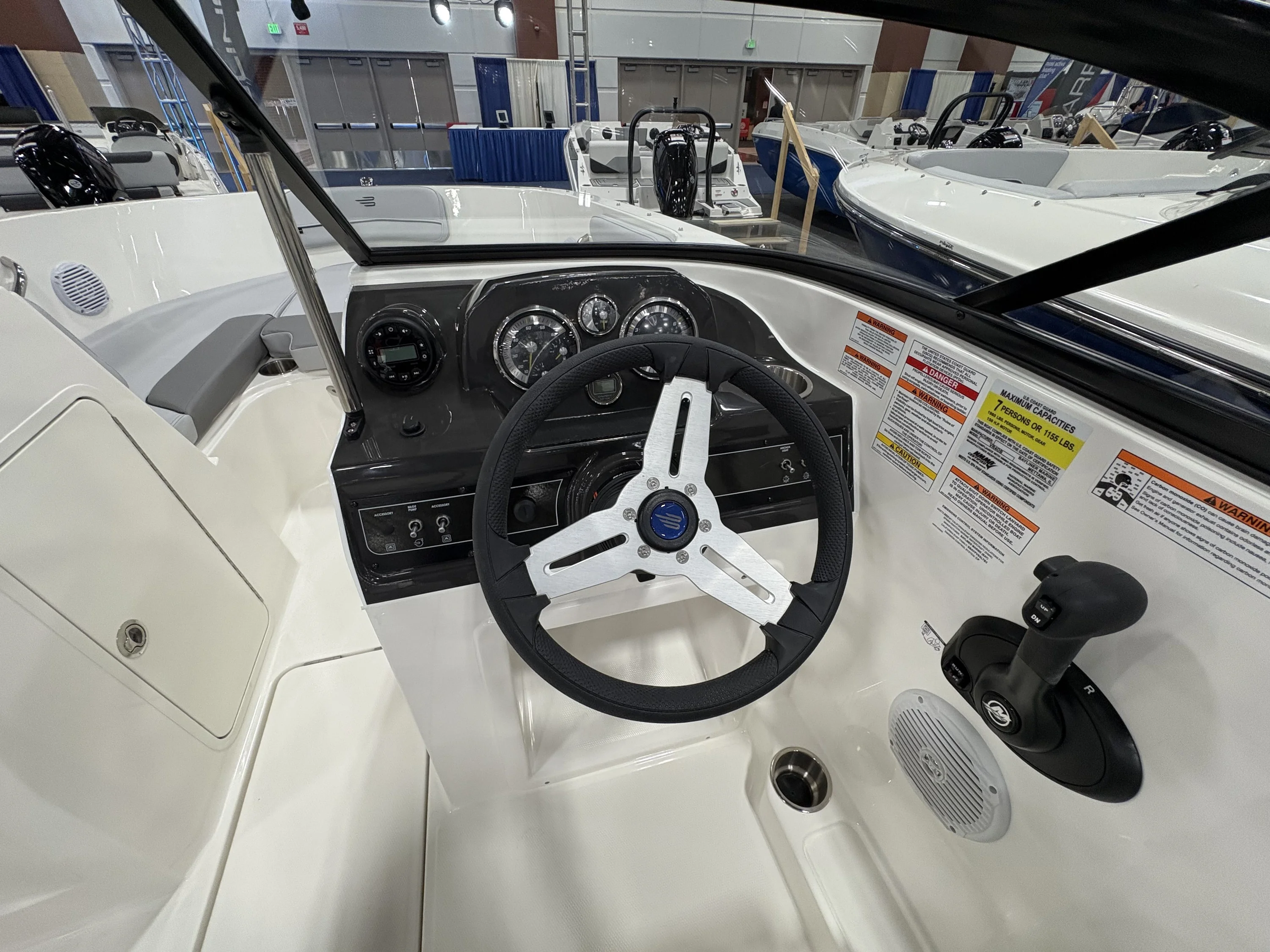 2025 Bayliner VR4OB Image Thumbnail #10