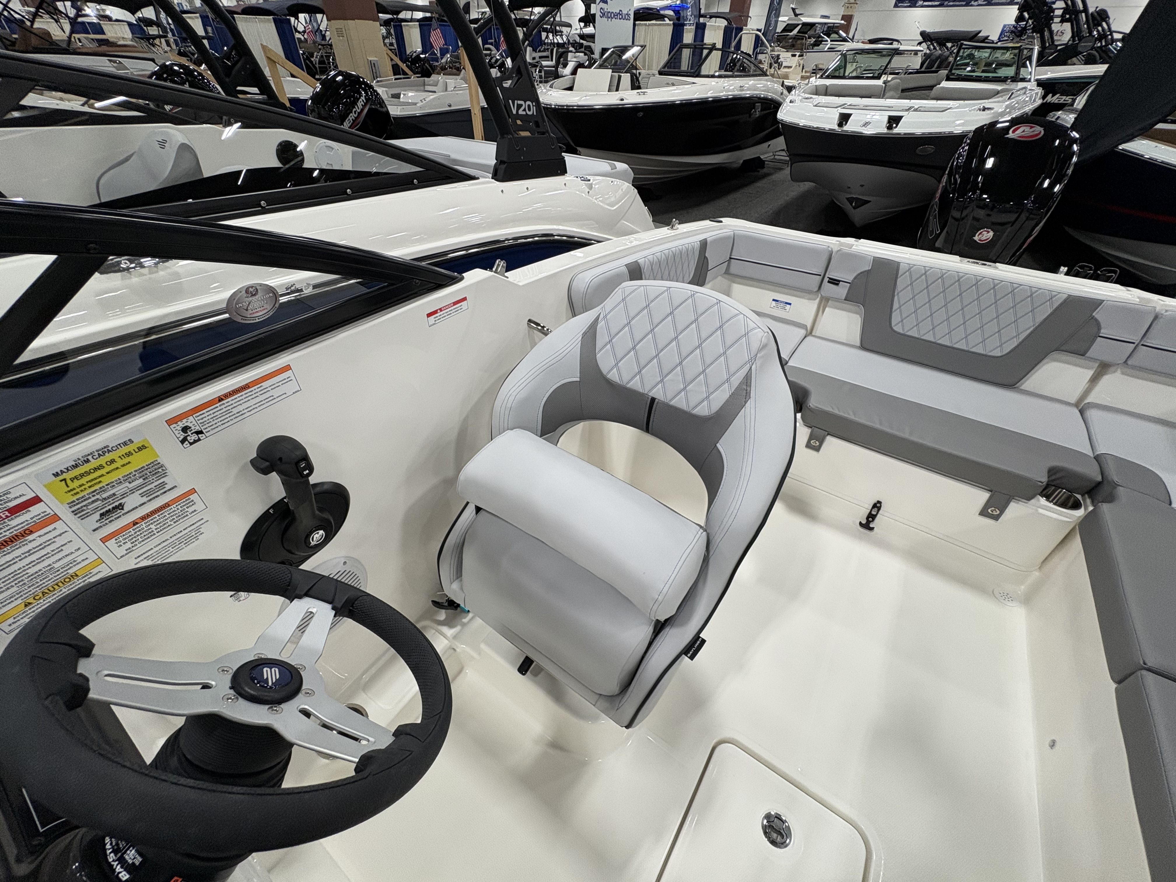 2025 Bayliner VR4OB Image Thumbnail #11