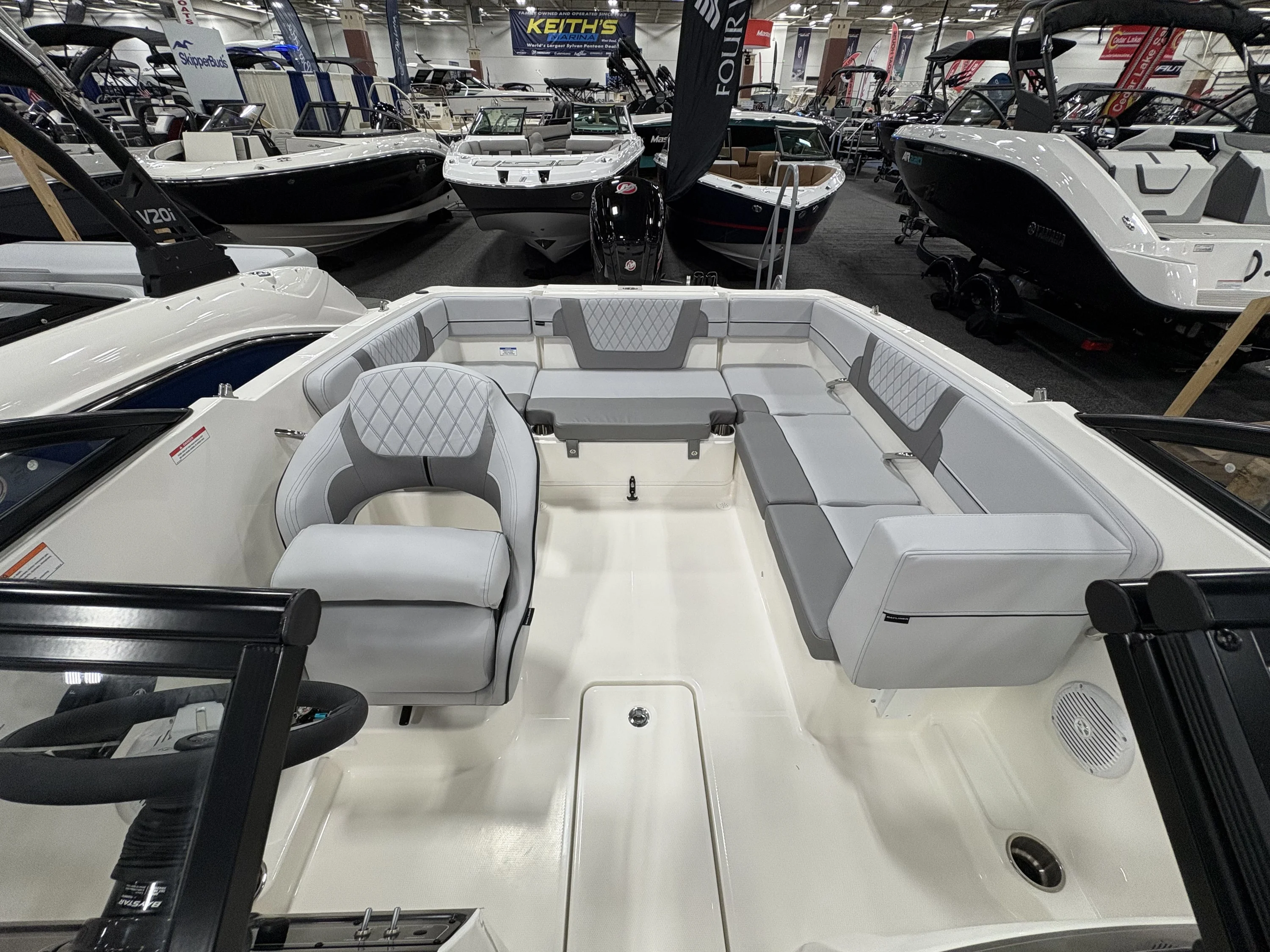 2025 Bayliner VR4OB Image Thumbnail #12