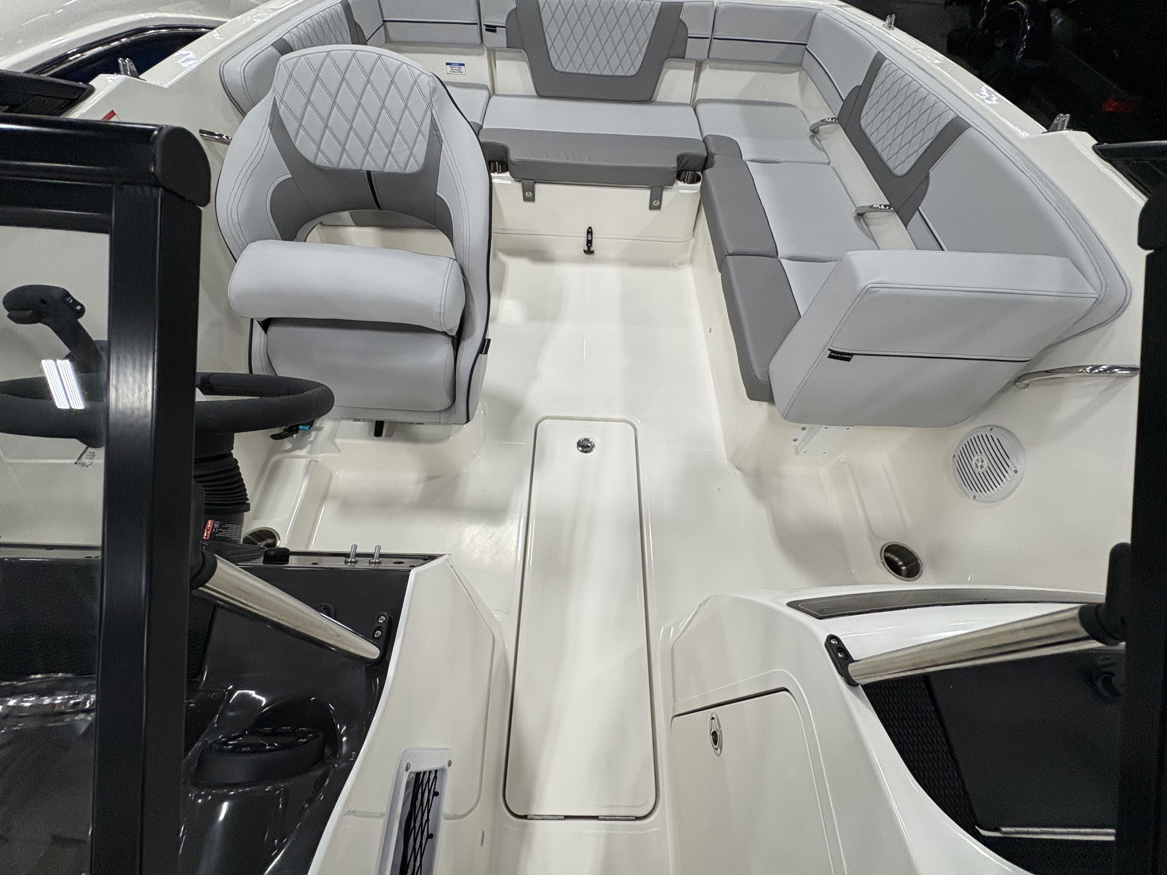 2025 Bayliner VR4OB Image Thumbnail #13