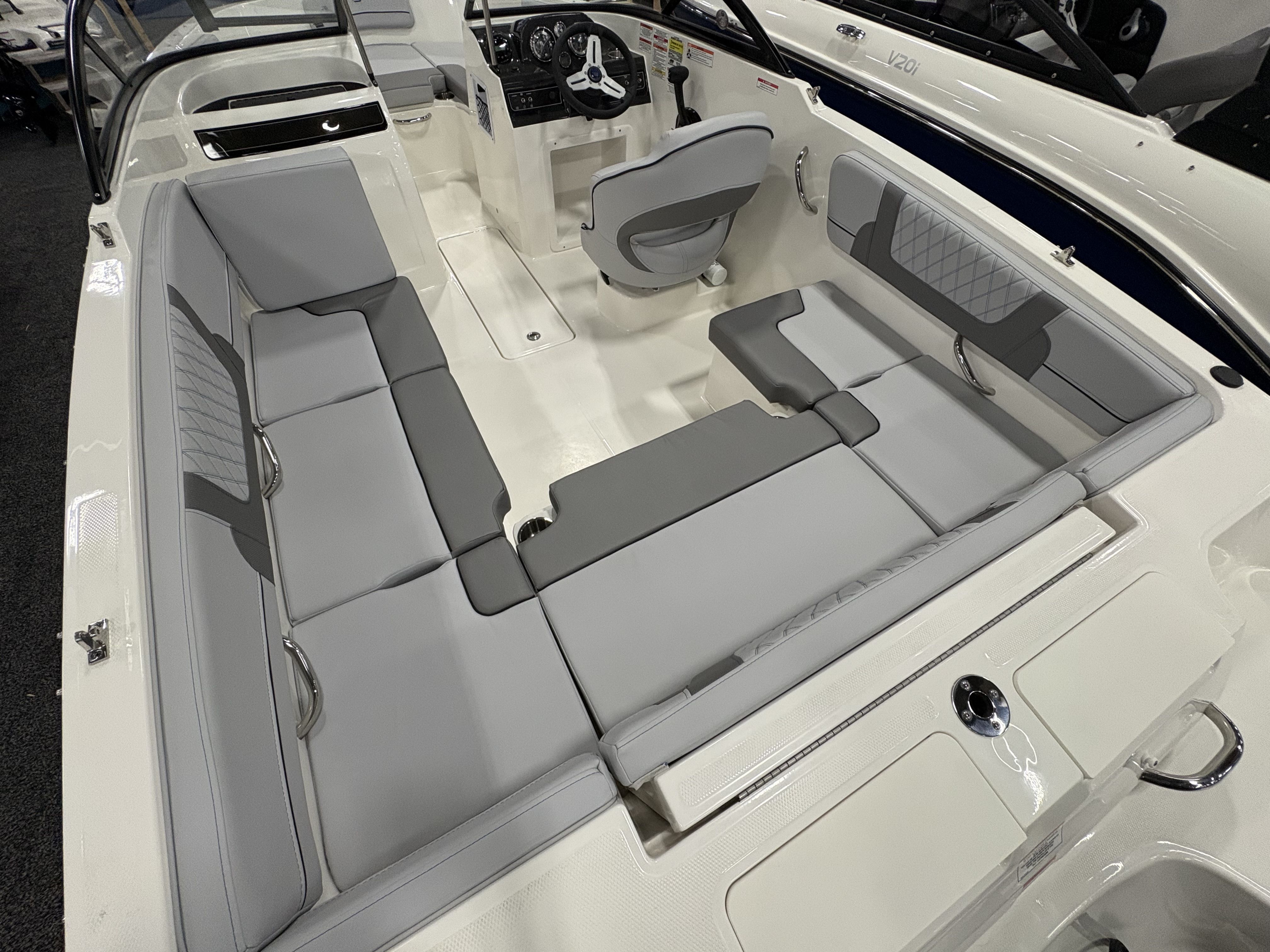 2025 Bayliner VR4OB Image Thumbnail #16