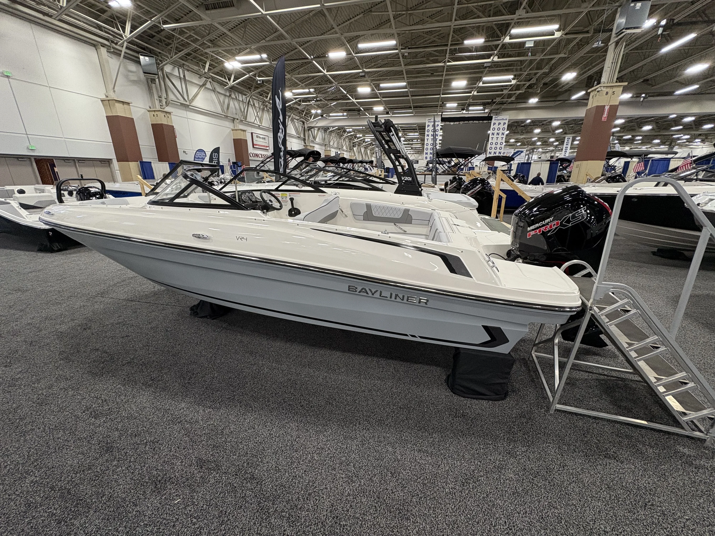 2025 Bayliner VR4OB Image Thumbnail #1