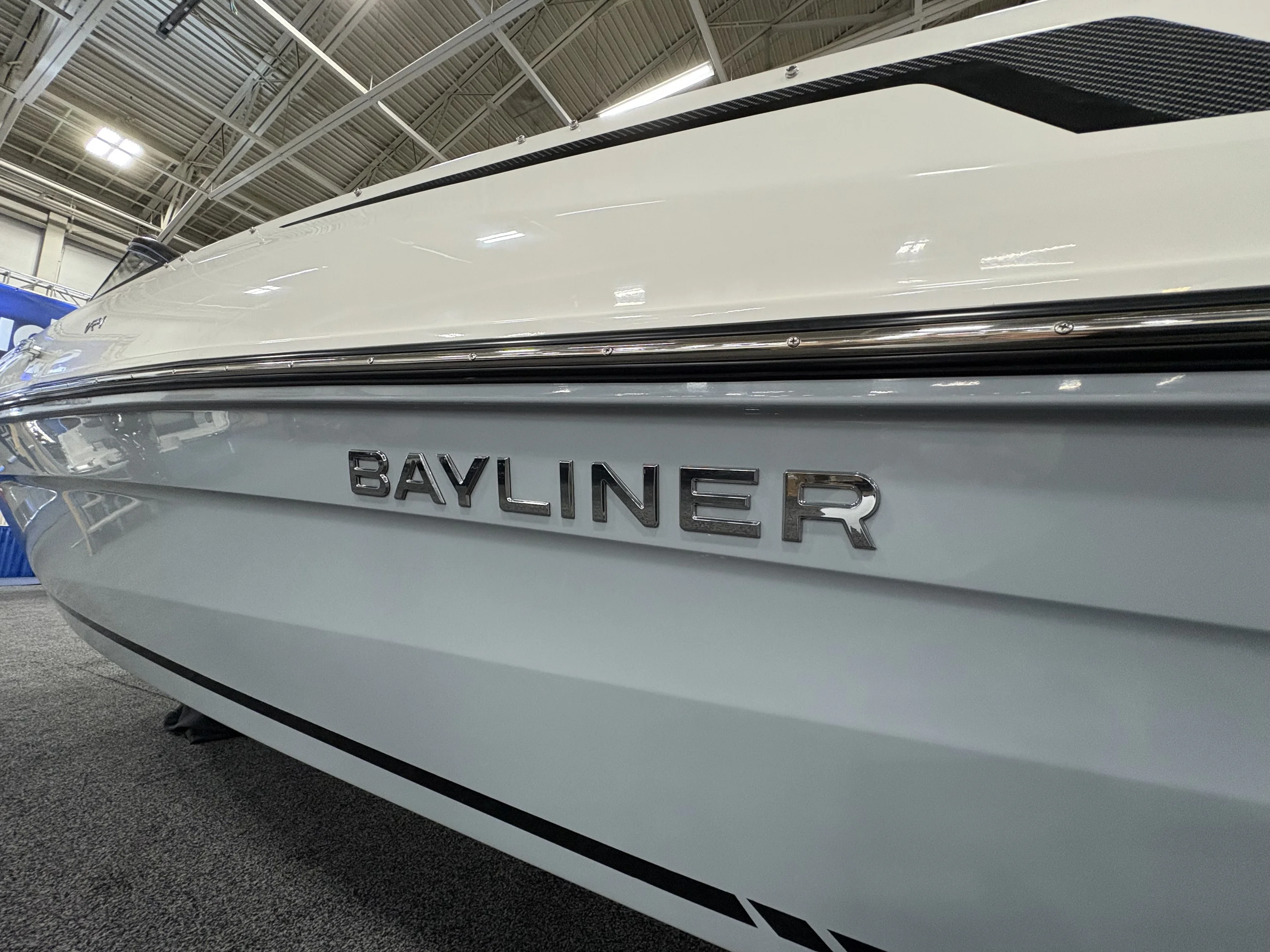2025 Bayliner VR4OB Image Thumbnail #3