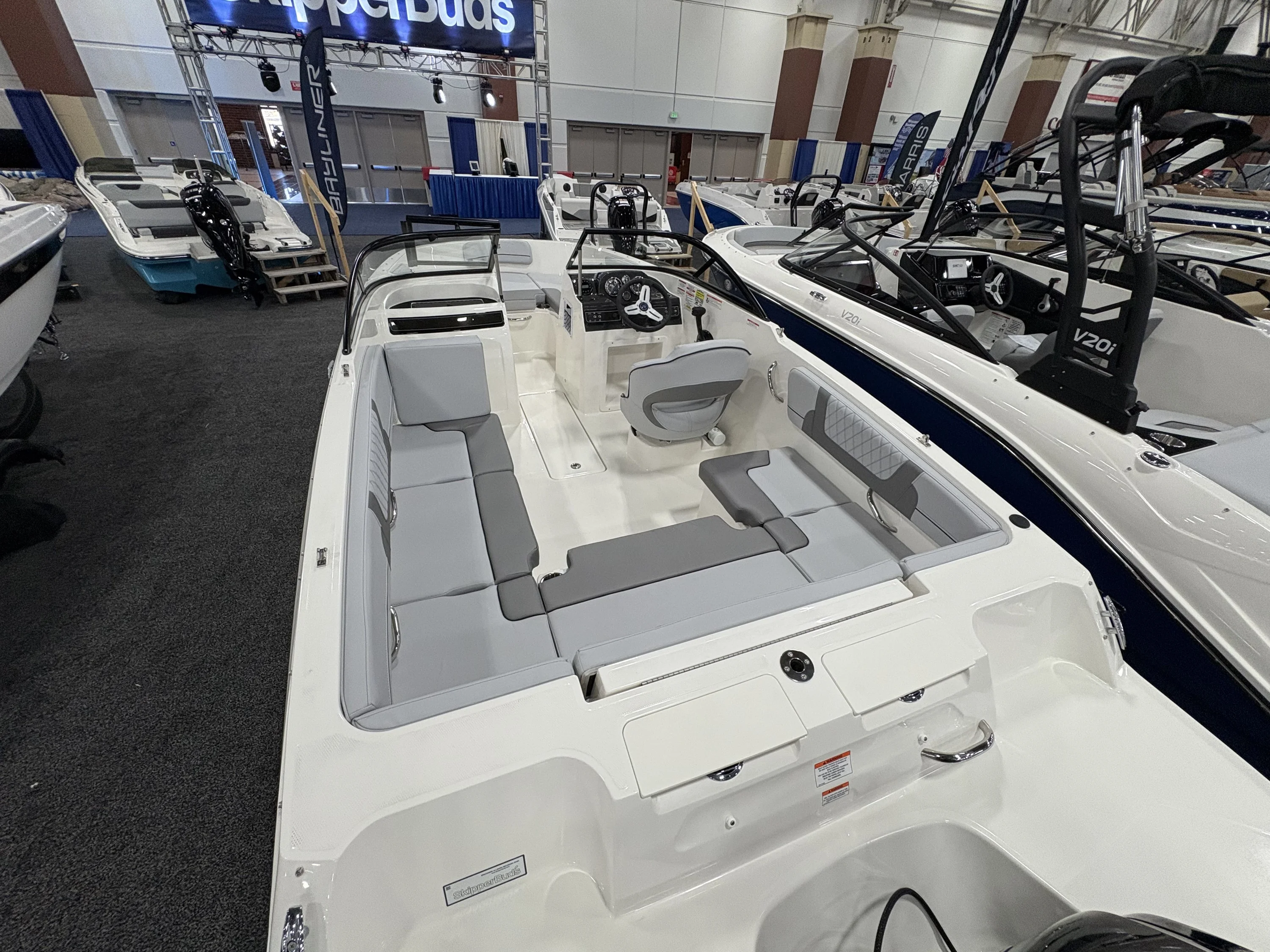 2025 Bayliner VR4OB Image Thumbnail #17