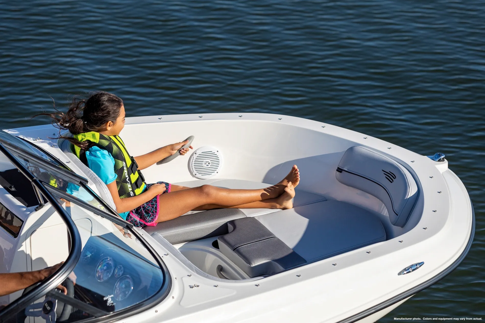 2025 Bayliner VR4OB Image Thumbnail #3