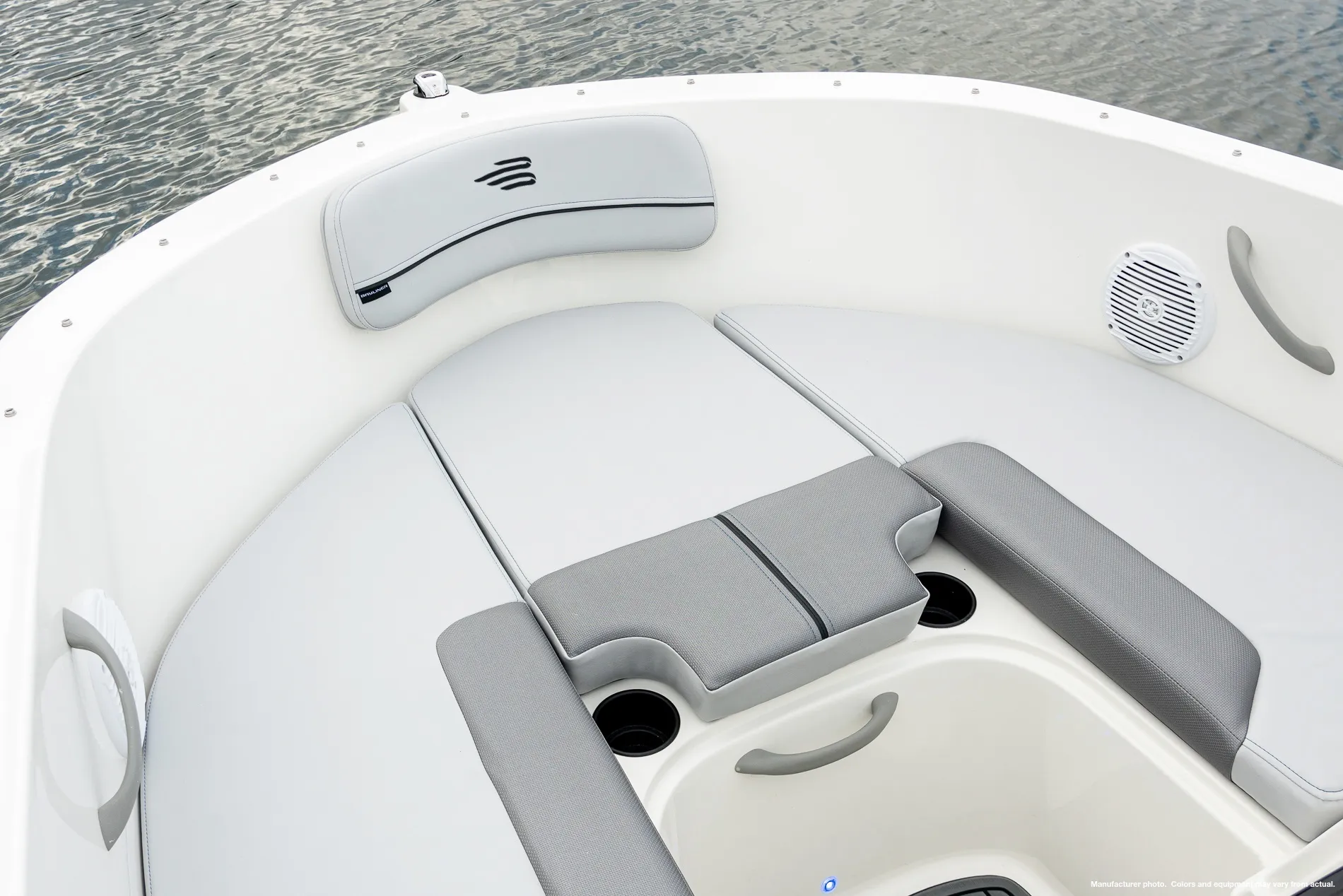 2025 Bayliner VR4OB Image Thumbnail #10