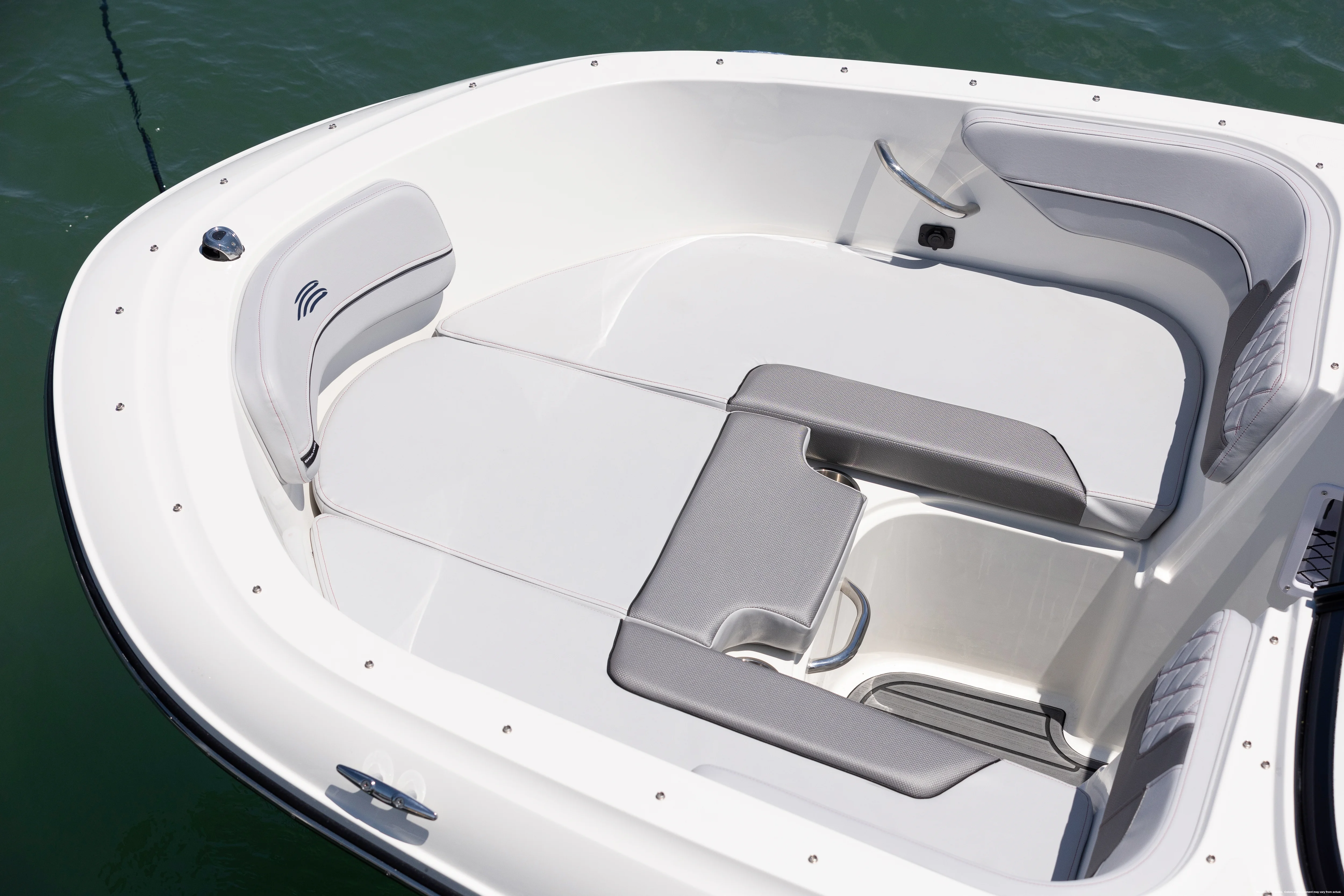 2025 Bayliner VR4OB Image Thumbnail #4