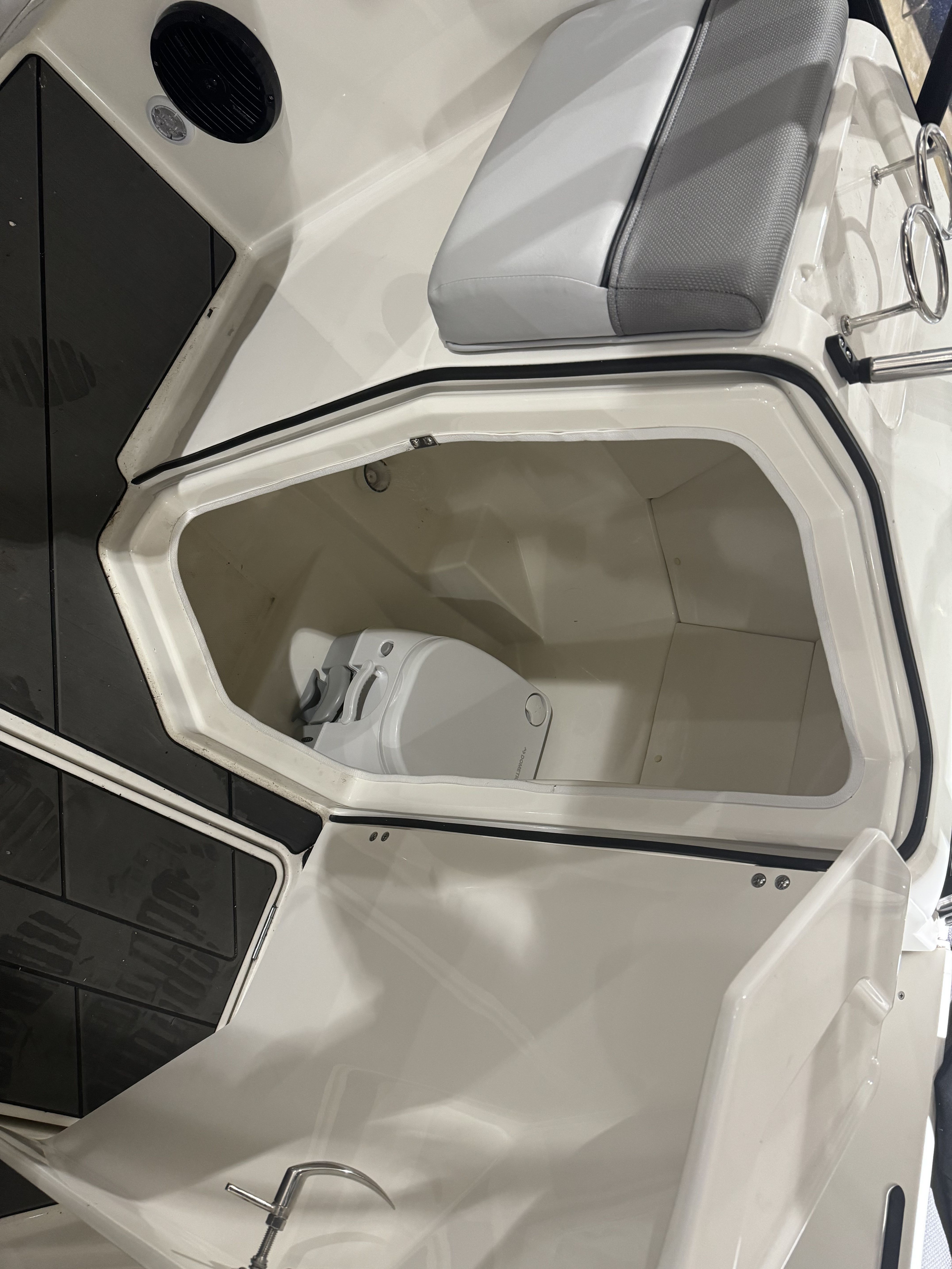 2023 Bayliner
                                                             DX 2250 Image Thumbnail #7