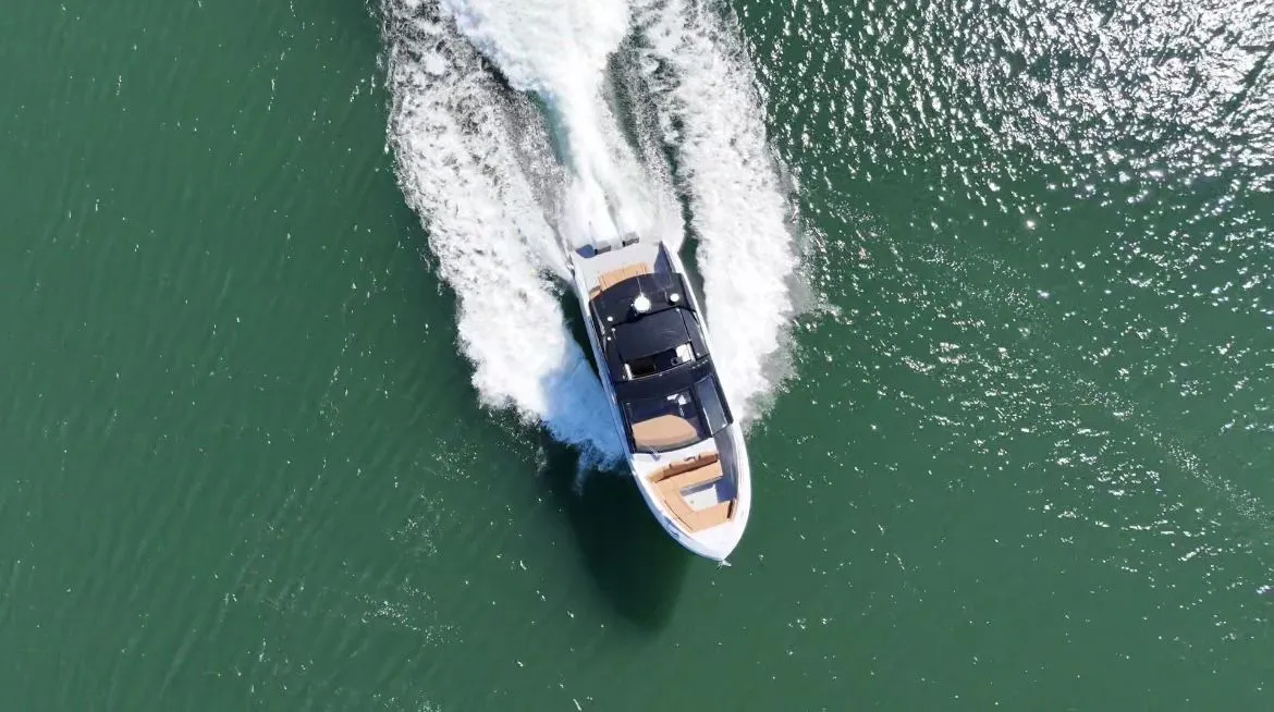 2025 Cruisers Yachts 42 GLS South Beach Outboard Image Thumbnail #7