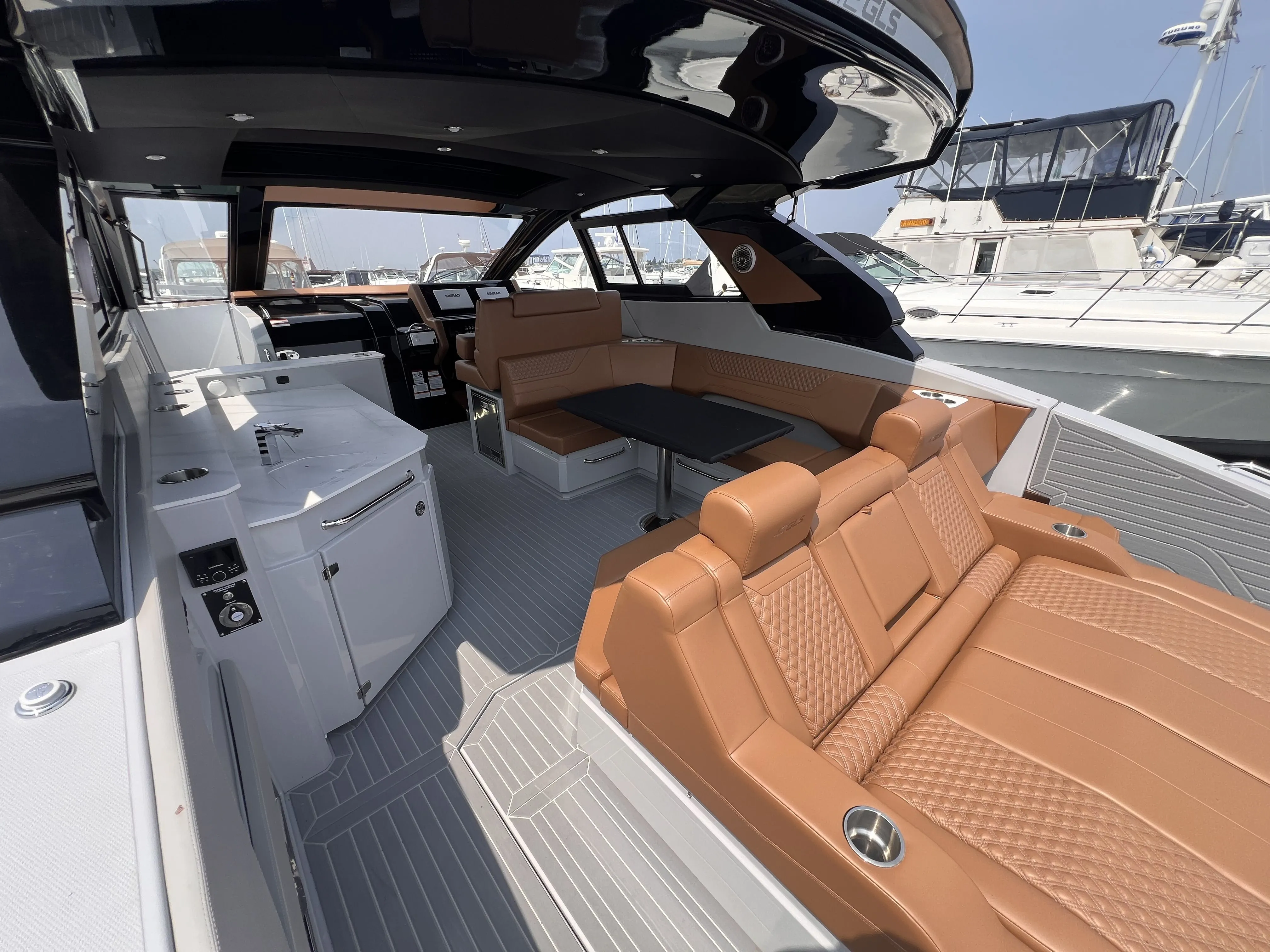 2025 Cruisers Yachts 42 GLS South Beach Outboard Image Thumbnail #12