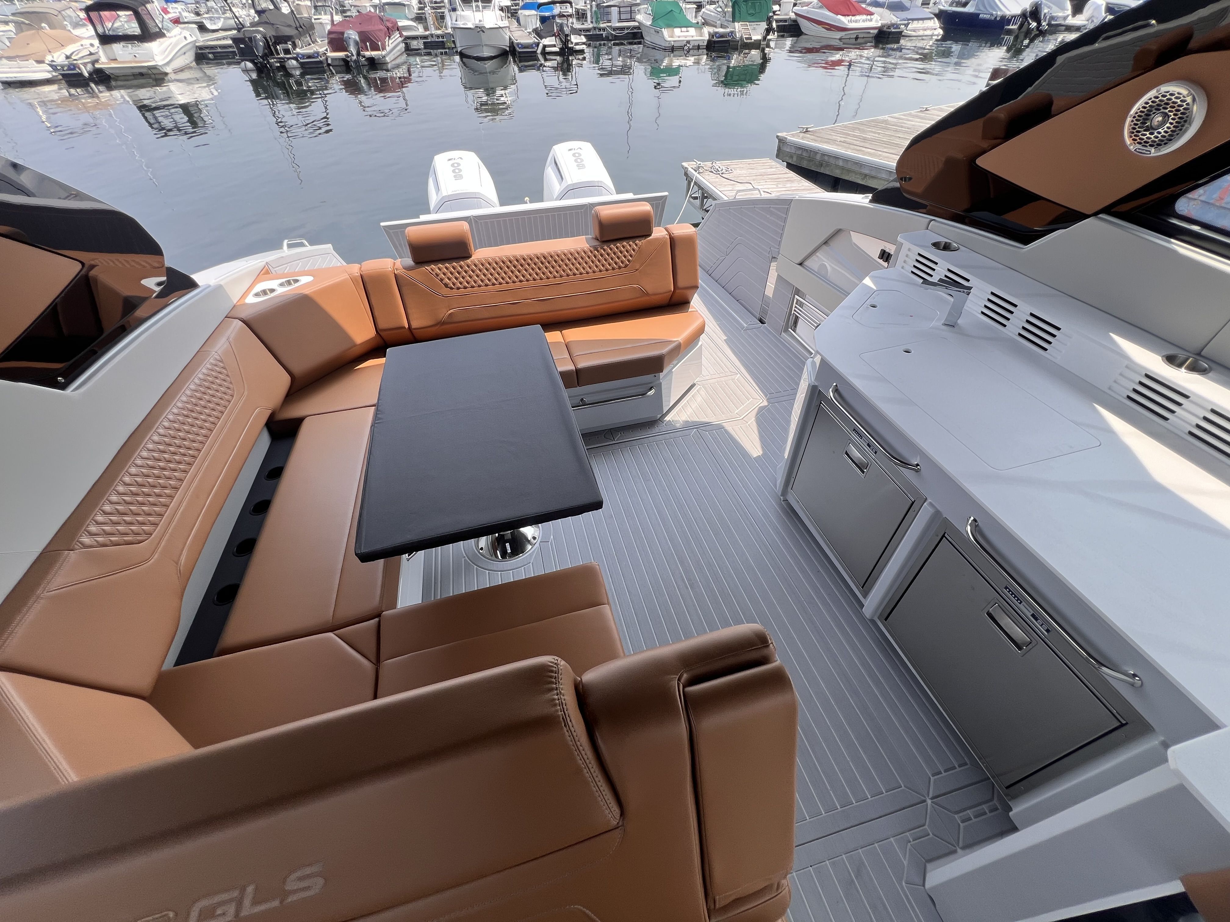 2025 Cruisers Yachts 42 GLS South Beach Outboard Image Thumbnail #14