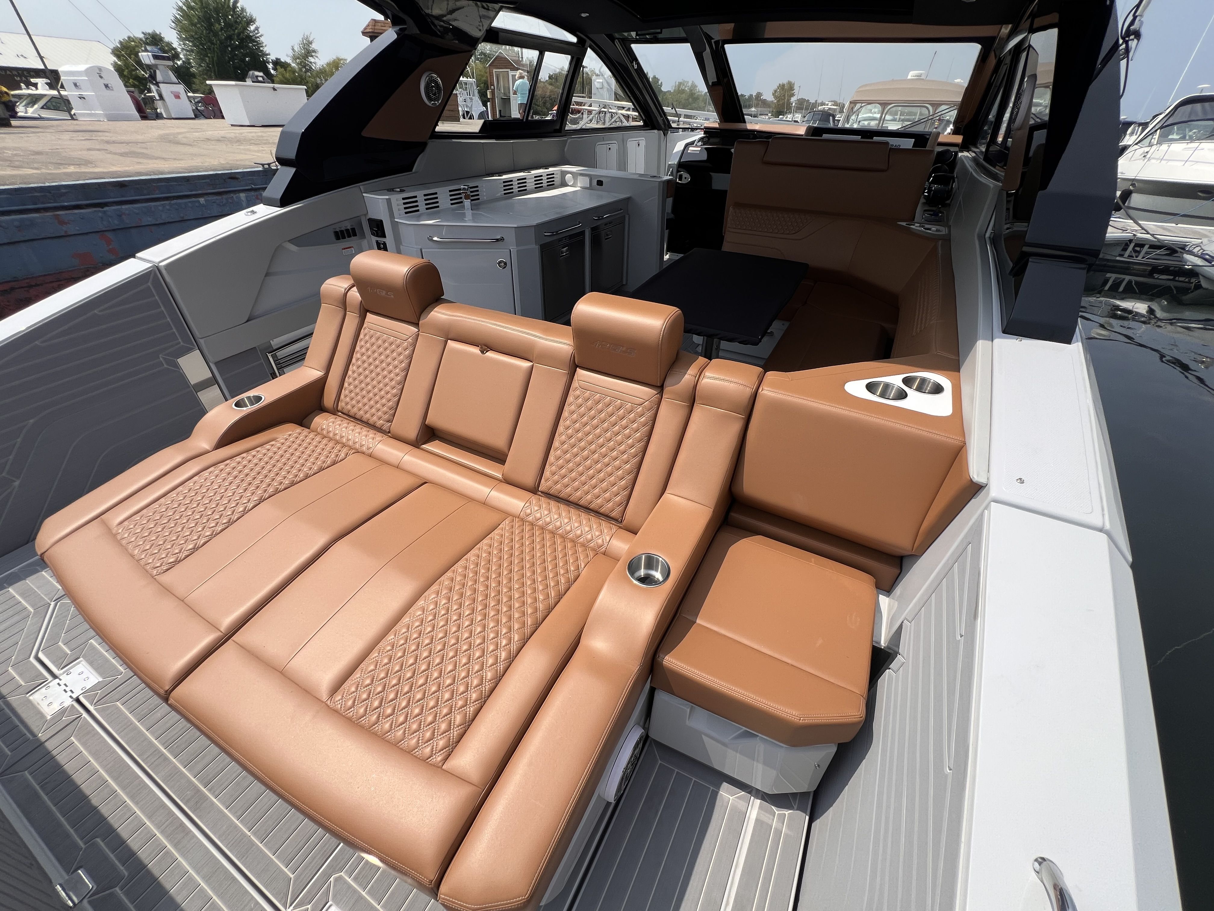 2025 Cruisers Yachts 42 GLS South Beach Outboard Image Thumbnail #16