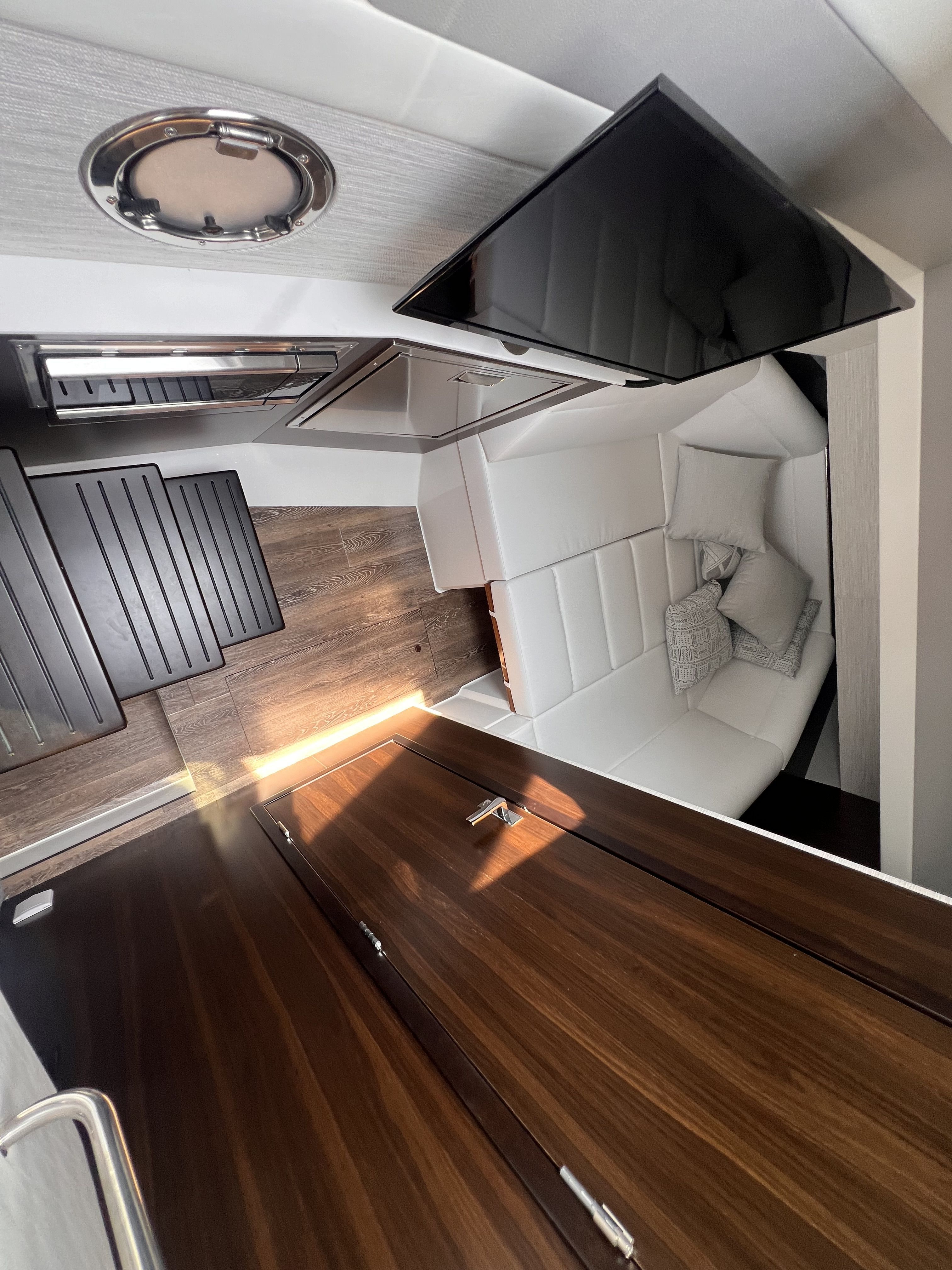 2025 Cruisers Yachts 42 GLS South Beach Outboard Image Thumbnail #17