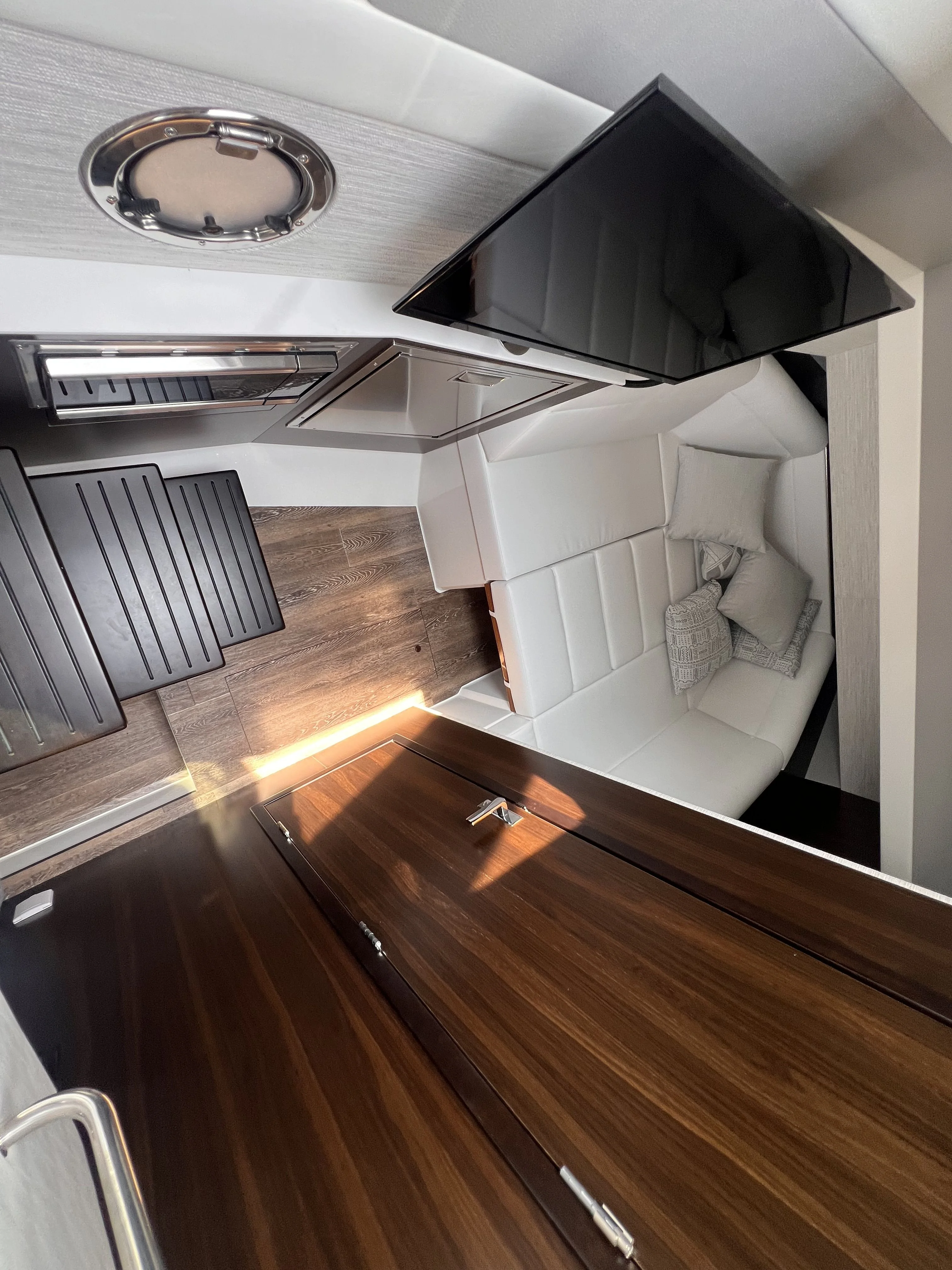 2025 Cruisers Yachts 42 GLS South Beach Outboard Image Thumbnail #16