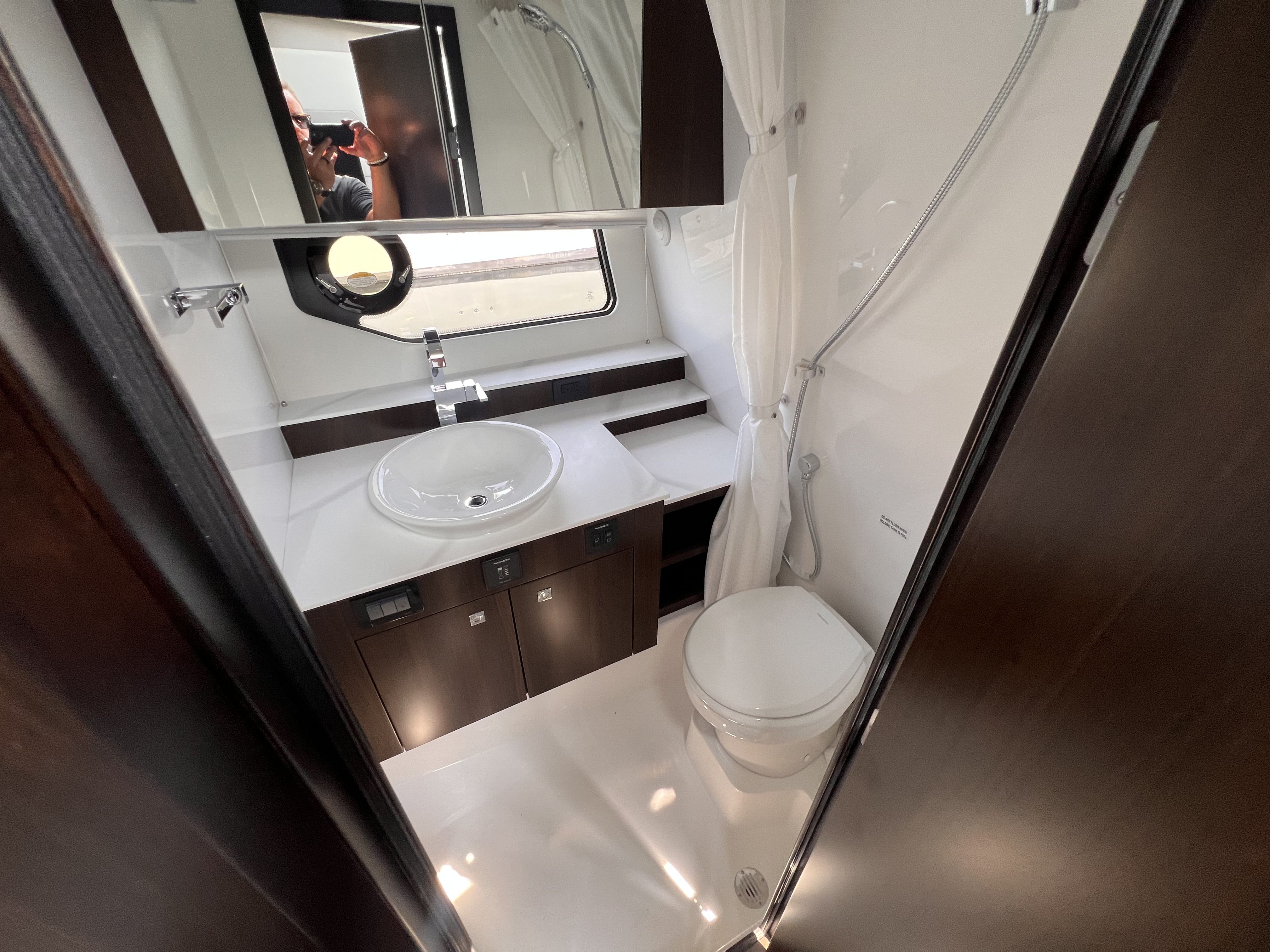 2025 Cruisers Yachts 42 GLS South Beach Outboard Image Thumbnail #18