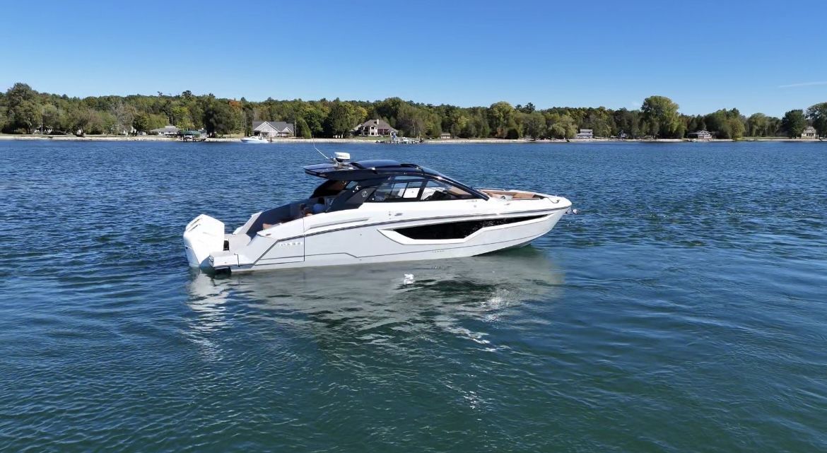 2025 Cruisers Yachts 42 GLS South Beach Outboard Image Thumbnail #5