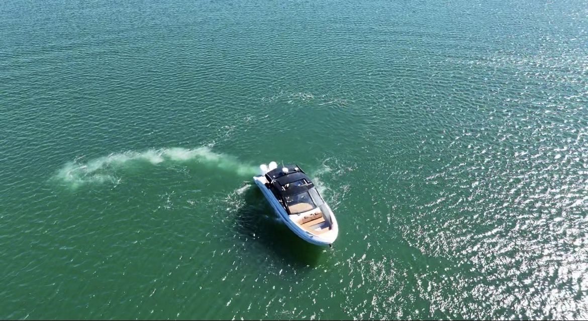 2025 Cruisers Yachts 42 GLS South Beach Outboard Image Thumbnail #6