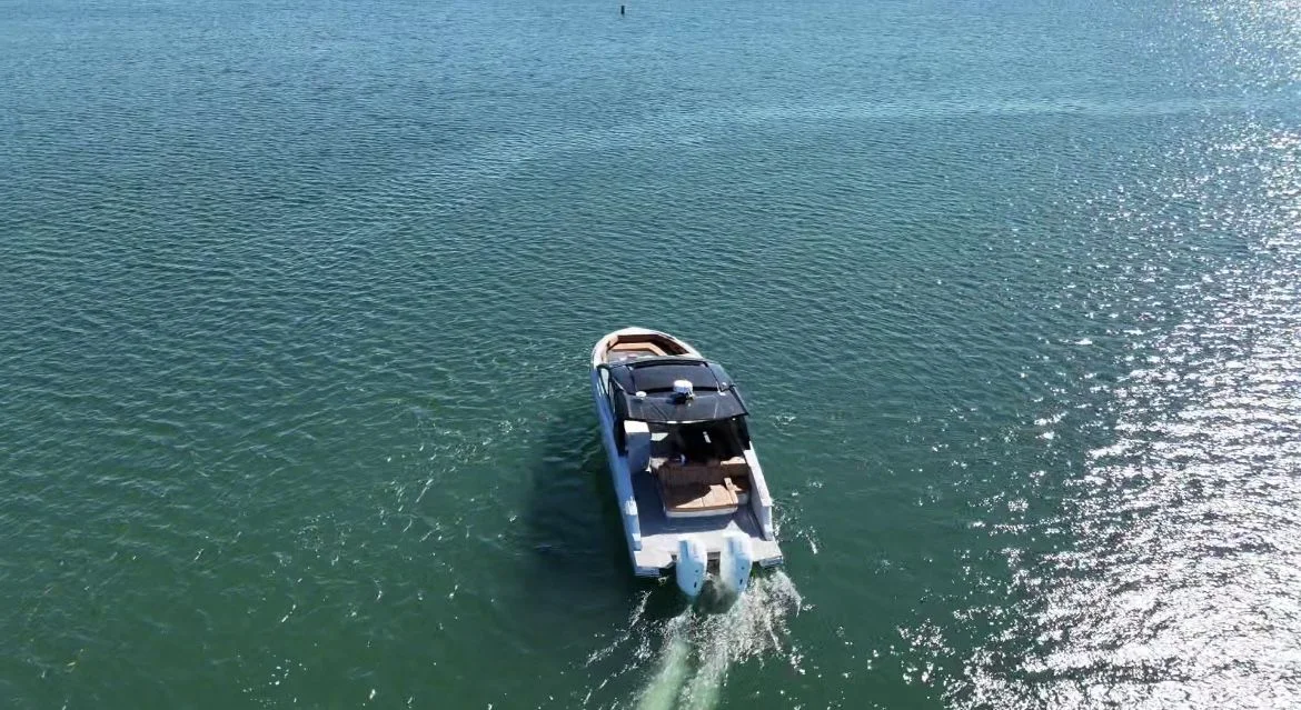 2025 Cruisers Yachts 42 GLS South Beach Outboard Image Thumbnail #7