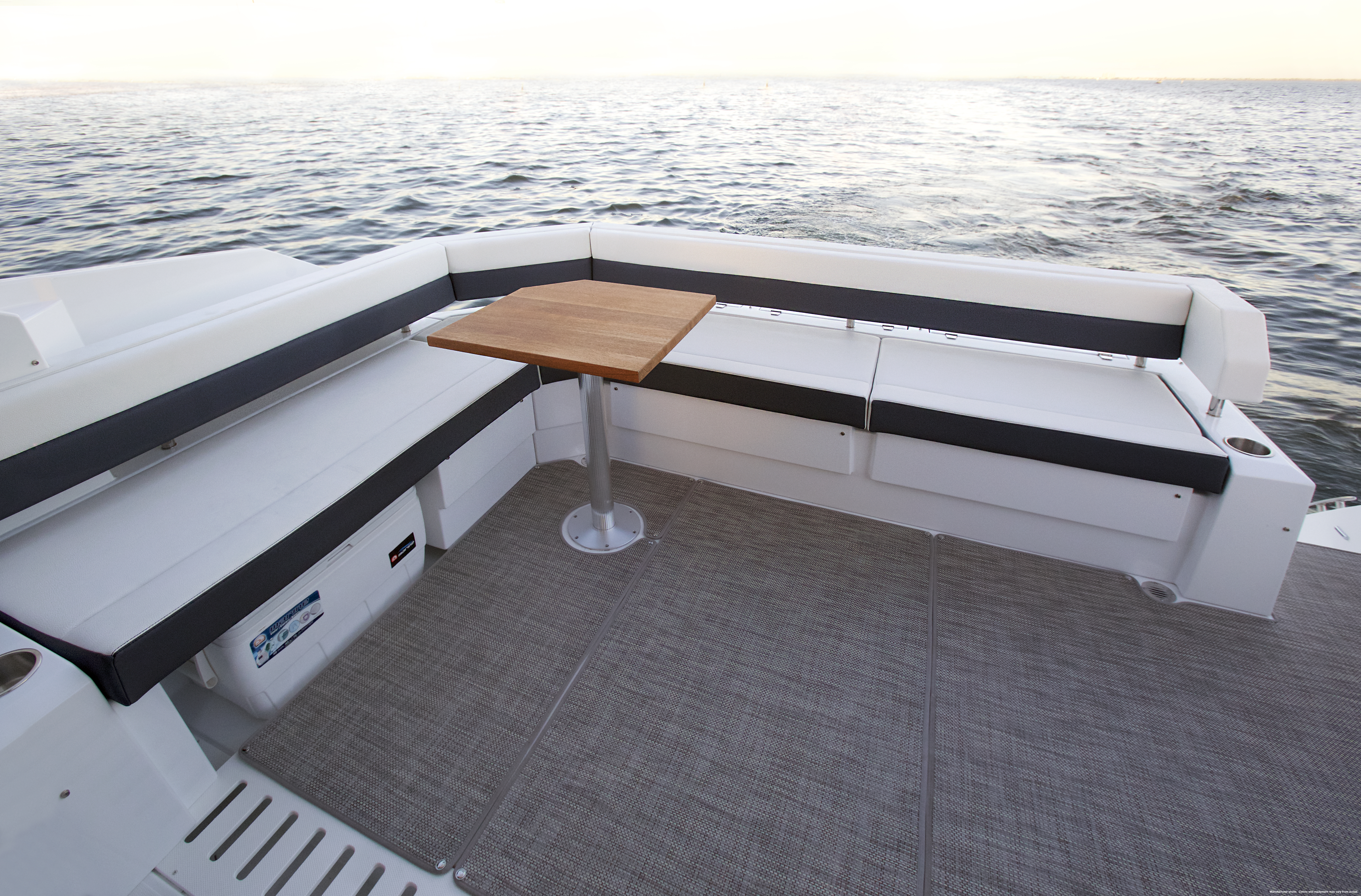 2025 Cruisers Yachts 42 Cantius Image Thumbnail #8